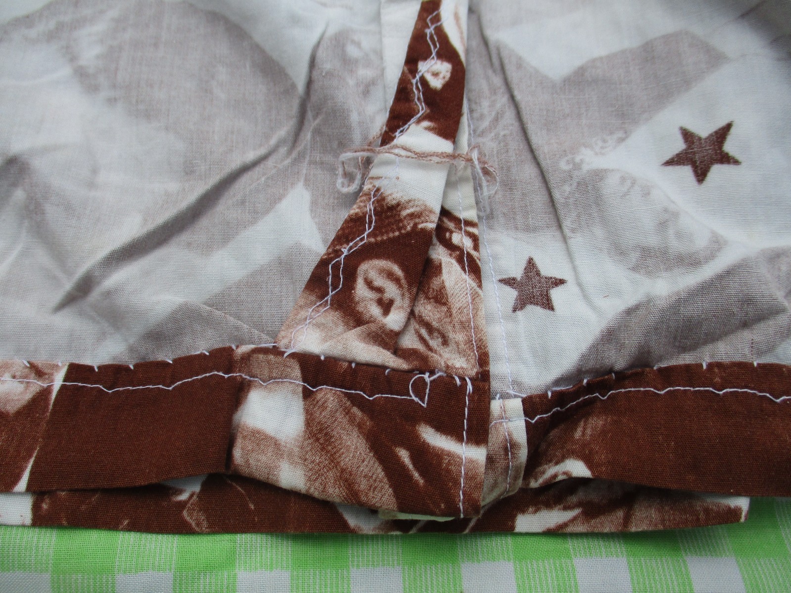 Vintage 70s Novelty Hollywood Movie Star All Over Photo Print Homemade Shirt S/M