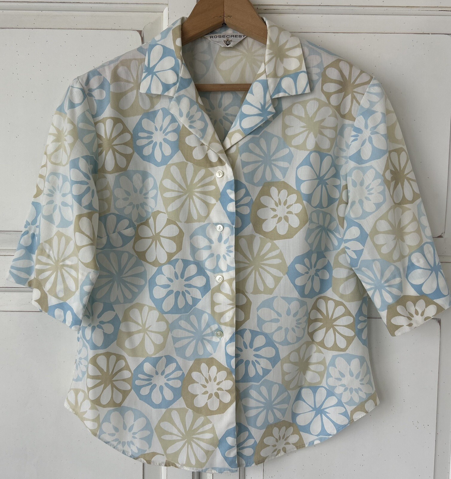 Vintage 1960s ROSECREST Hawaiian Floral Print Pattern Short Sleeve Blouse Top