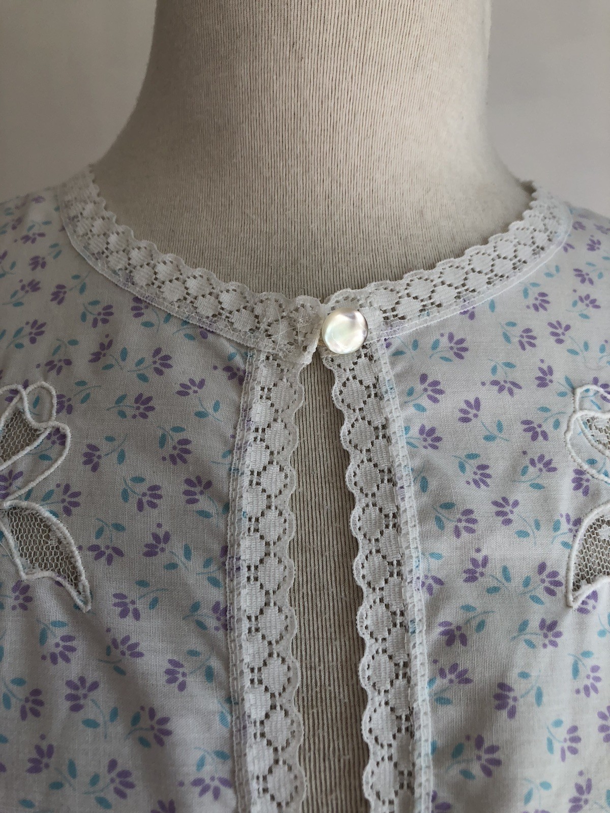 GORGEOUS VTG REGAL ROSE Purple Floral White Lace Soft Cotton Nightgown SZ M