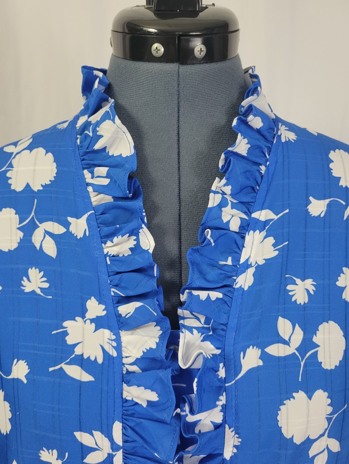 Vtg Jonquil Blue S/S Blouse w White Florals & Ruffled Collar/Button Down Size 12