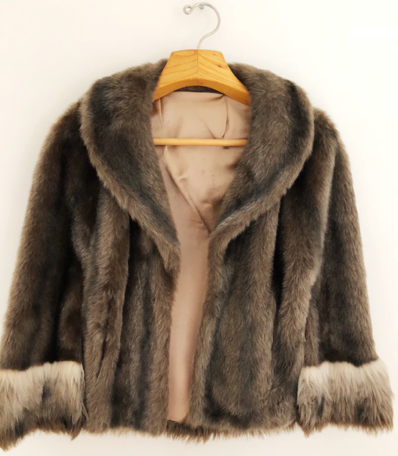 Vtg GLENOIT Women Faux Fur Cape Stole Coat S/M Brown Cream 1950s/60s Old Money