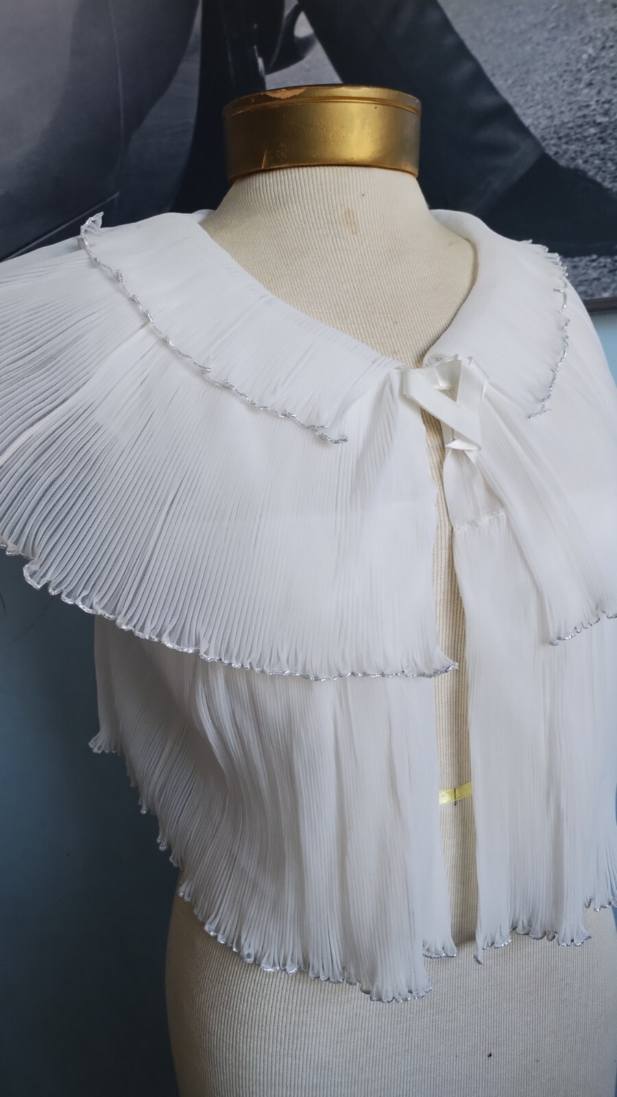 Vanity Fair vintage 1950’s pleated white nylon cropped Bed Jacket Caplet Med