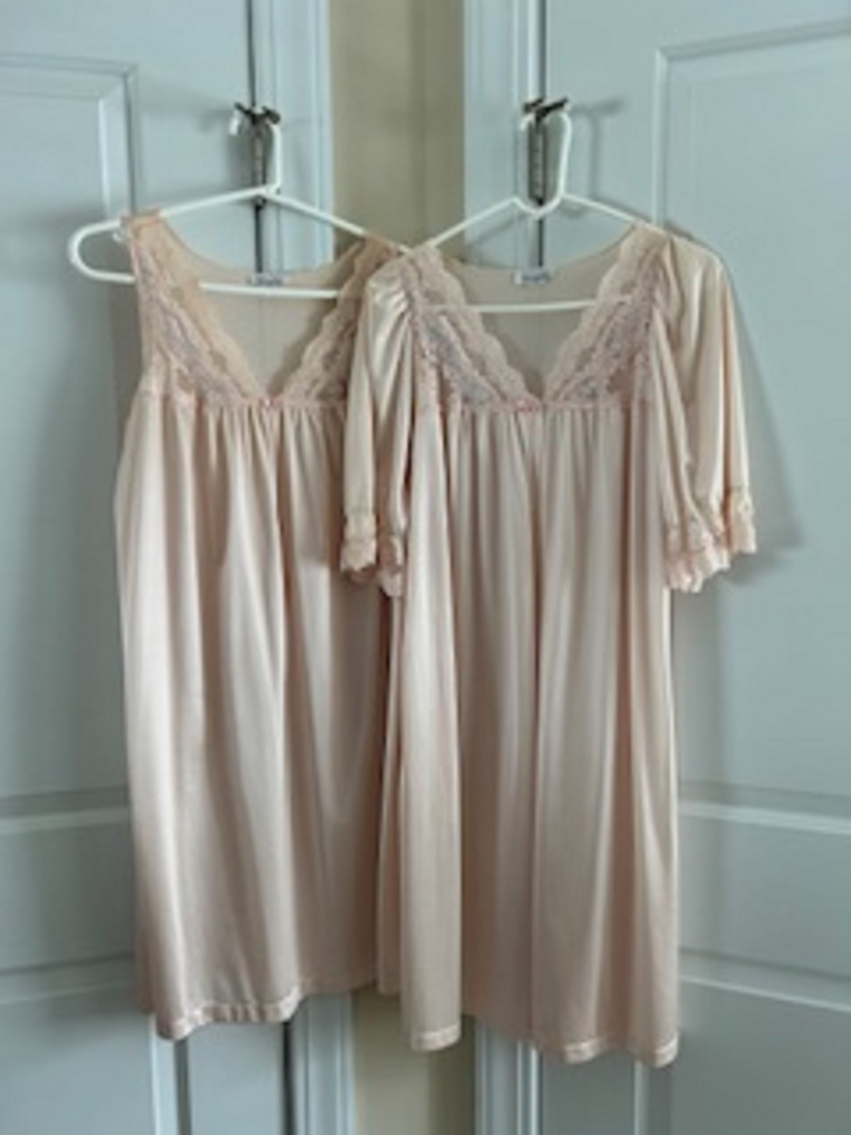 Women’s Pink Night Gown Robe Set Vintage Vanity Fair Small Nylon Antron III