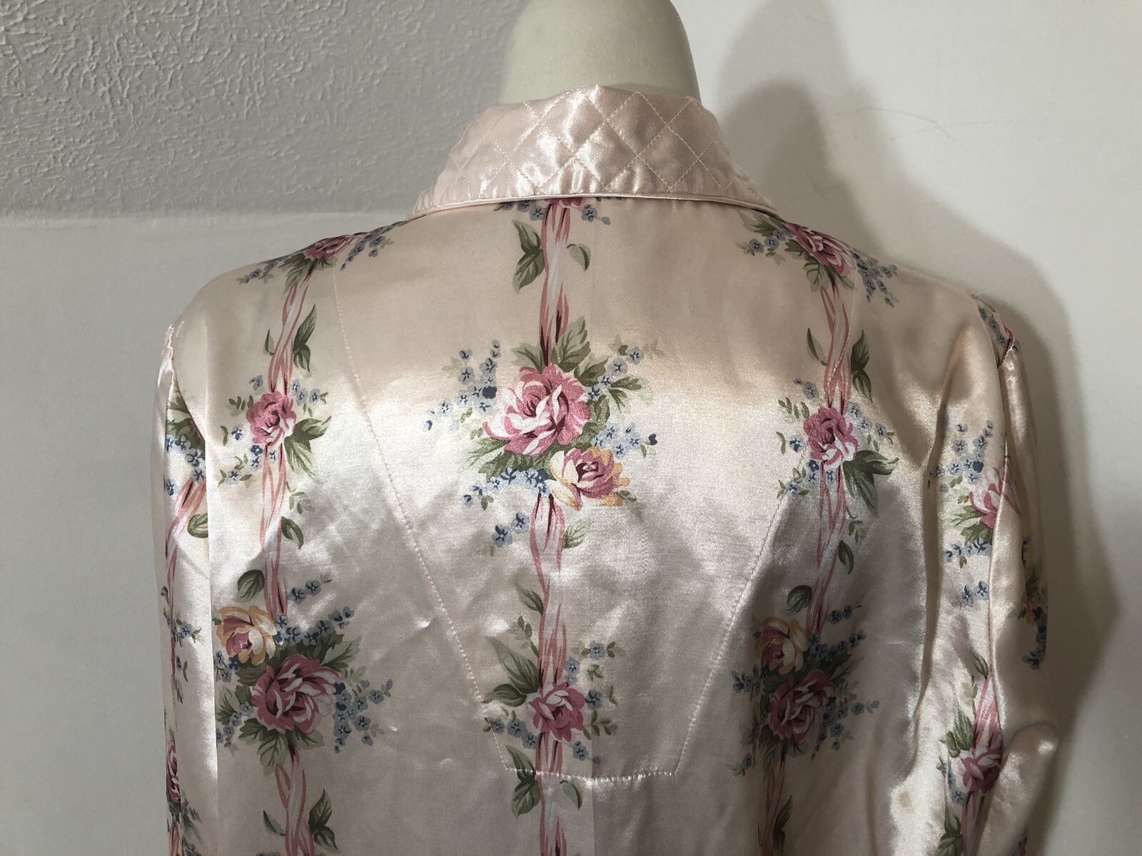 Rosas Closet Medium Nightgown Pink Floral Satin Button Front Quilted Accent