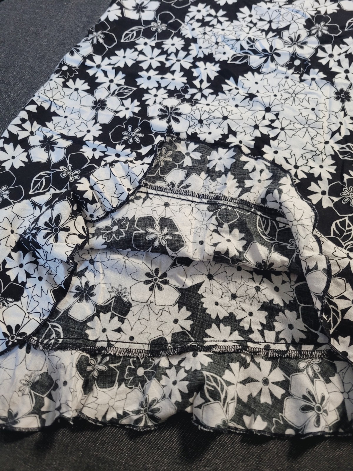 Vintage 80s 90s Black White Floral Mini Dress Ruffle Hem Amy Byer Summer XS/S