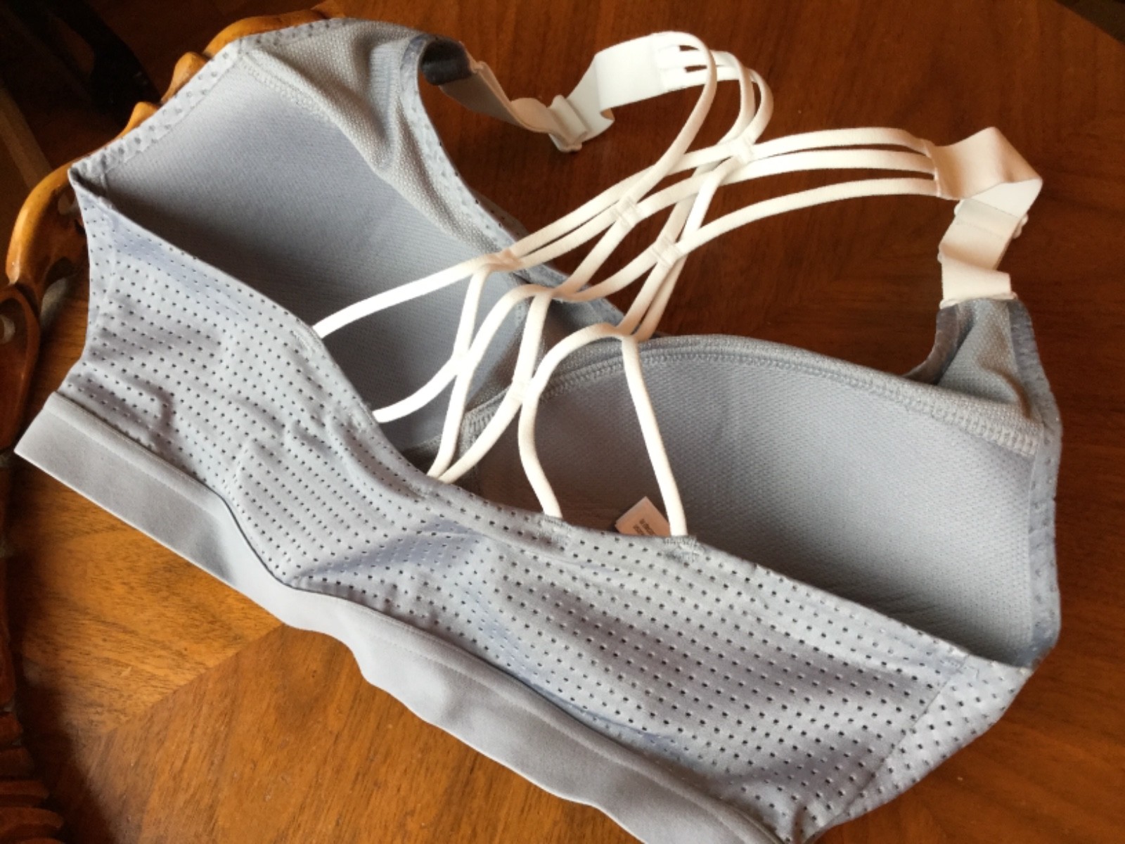 Victorias Secret LIGHTWEIGHT Sports Bra STRAPPY CRISS-CROSS Rear 34D Grey Oasis