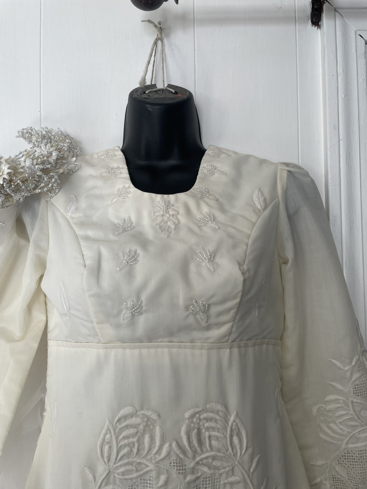 Vtg Stunning Ivory Tapestry Lantern Style Wedding Dress W/ Veils 30”/28”/52”
