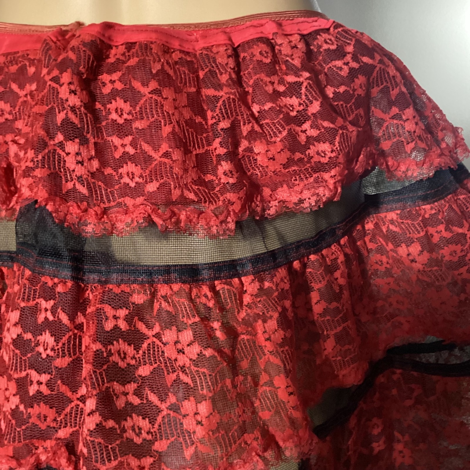 Vintage 50’s Stern Maid Red & Black Lace Tiered Rockabilly Petticoat Skirt