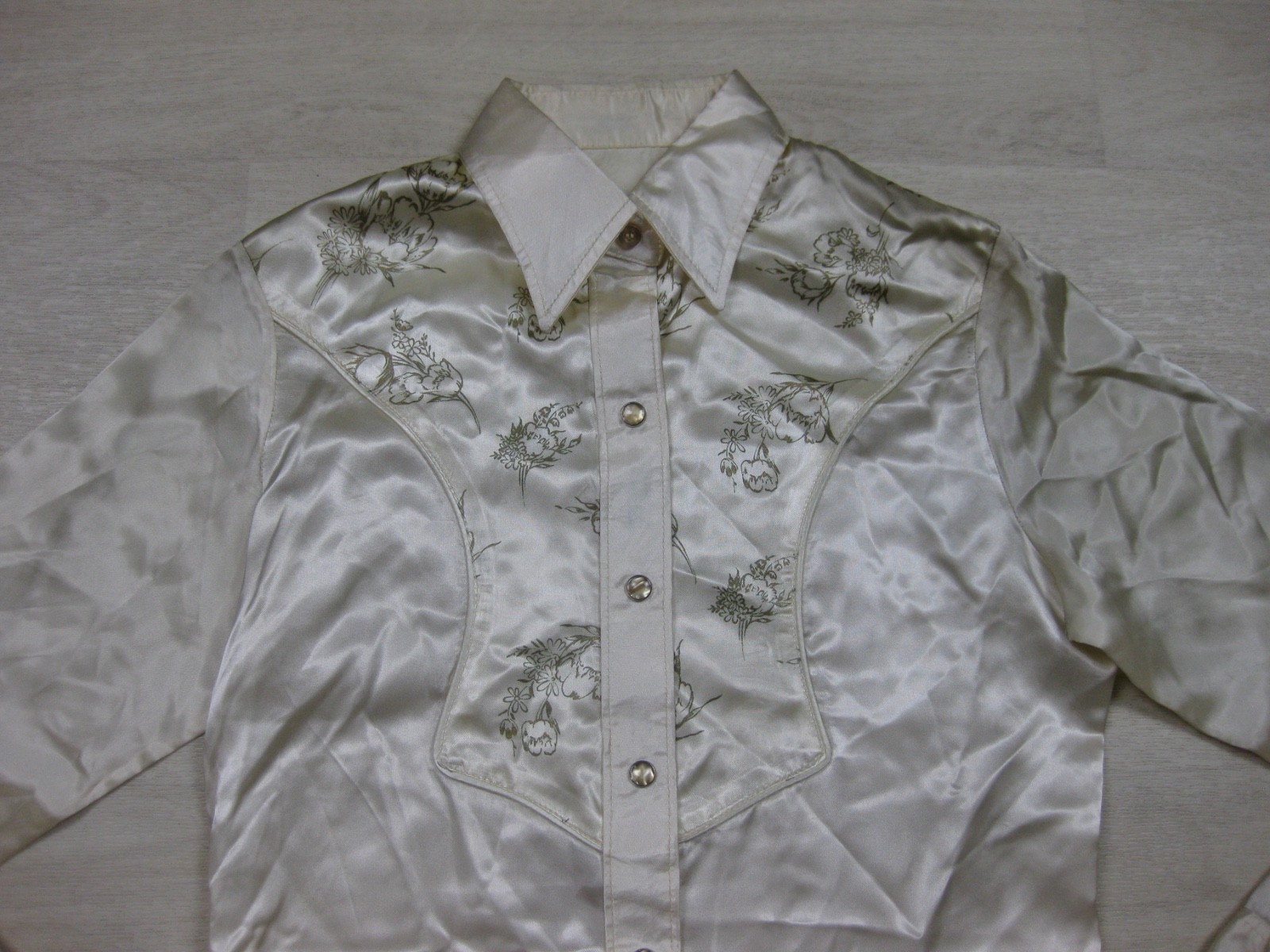 Vintage 70s Wrangler Shirt Womens (30) Satin Pearl Snap Western Cowgirl Floral