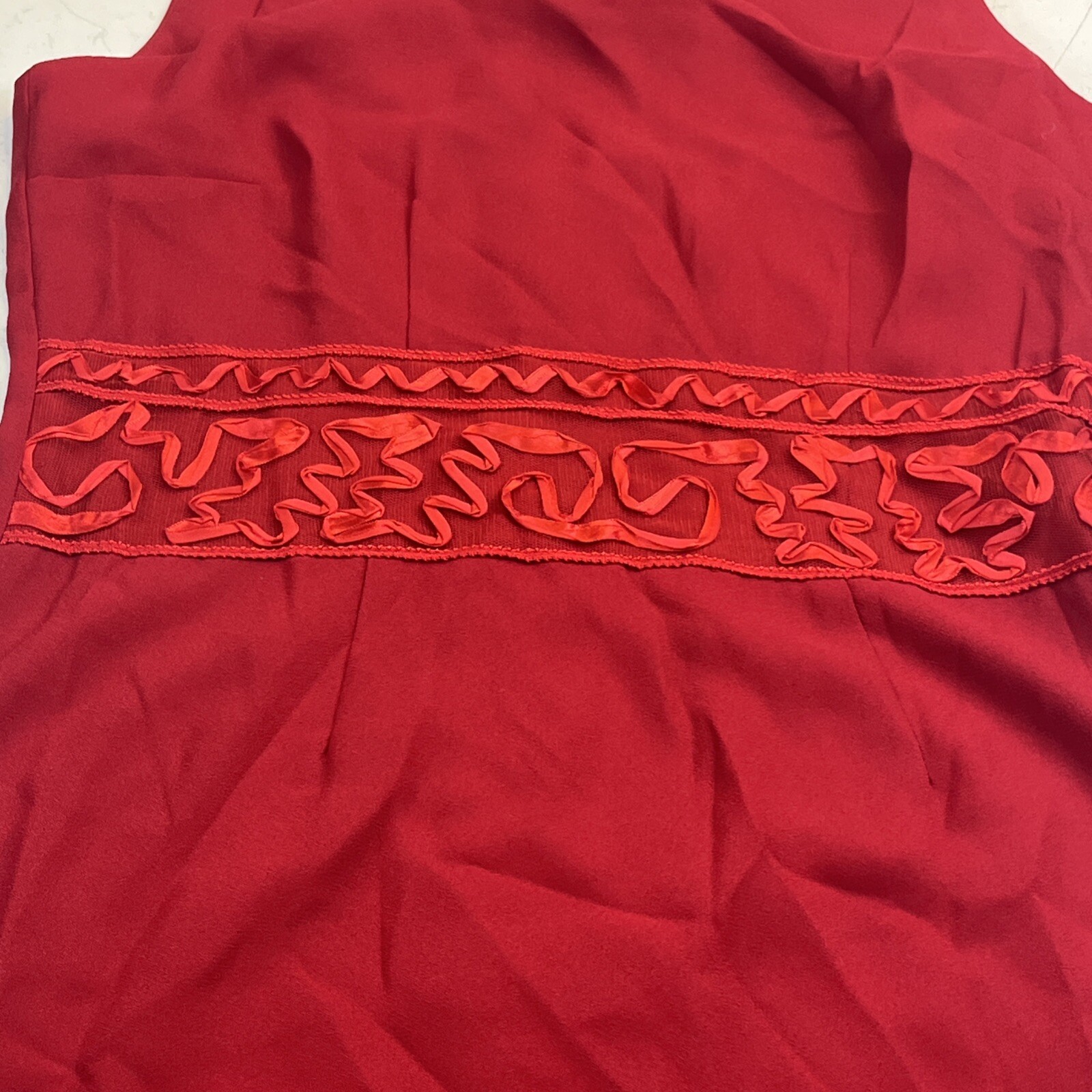 Vintage Sheath Dress. Red. Size 8. Sleeveless. Applique Trim