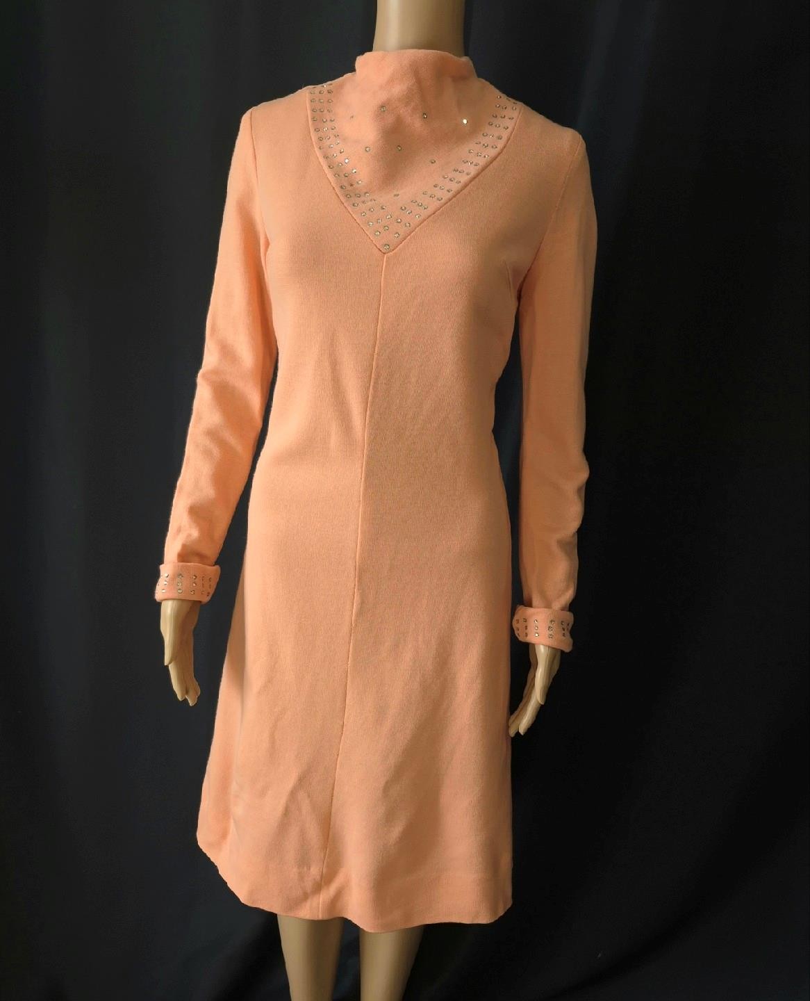 Mid-Century Mod 1960s Vintage SPARKLY PEACH KNIT PARTY SWEATER DRESS – S/M