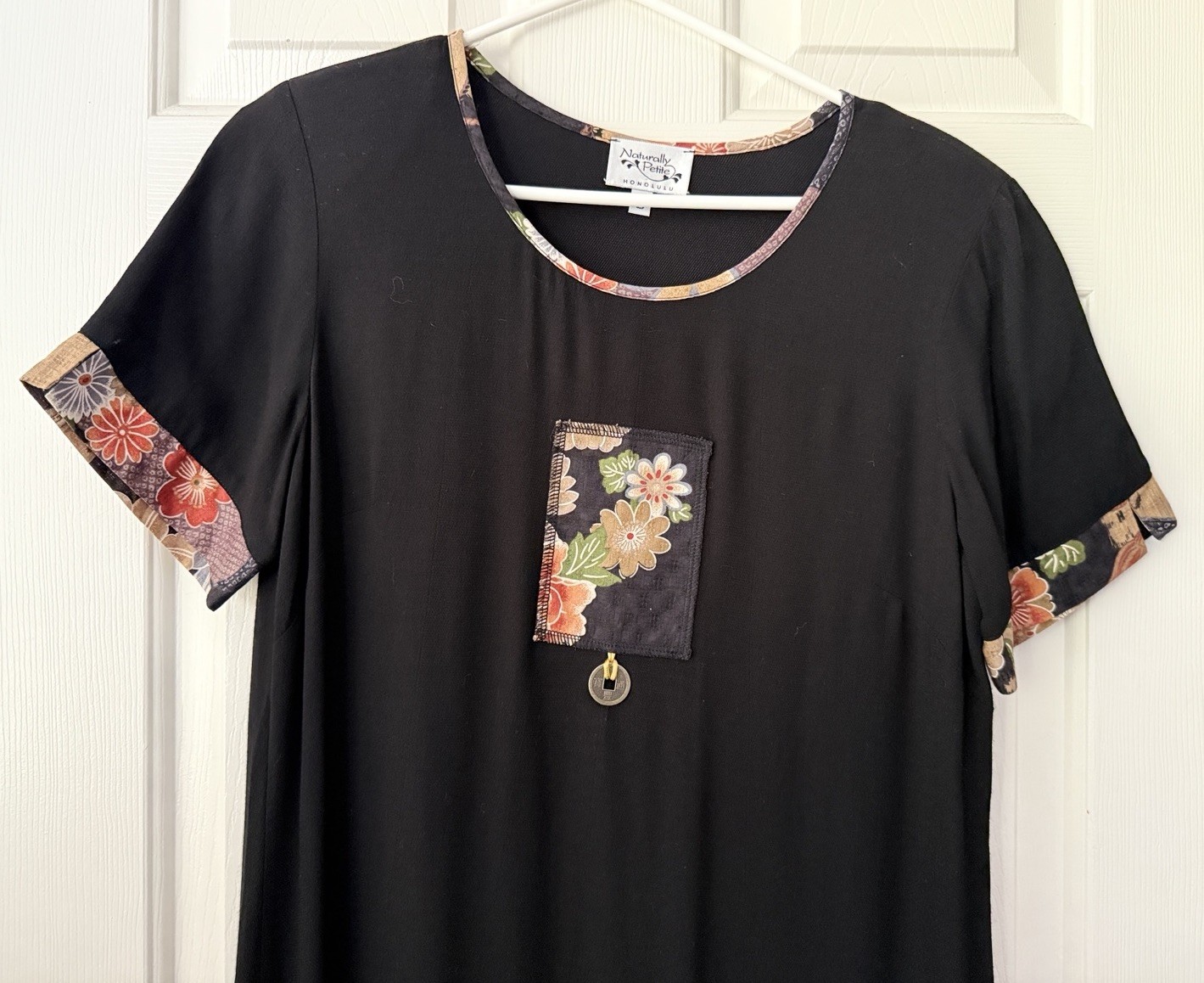 vintage 90s naturally petite honolulu size S black short sleeve midi dress