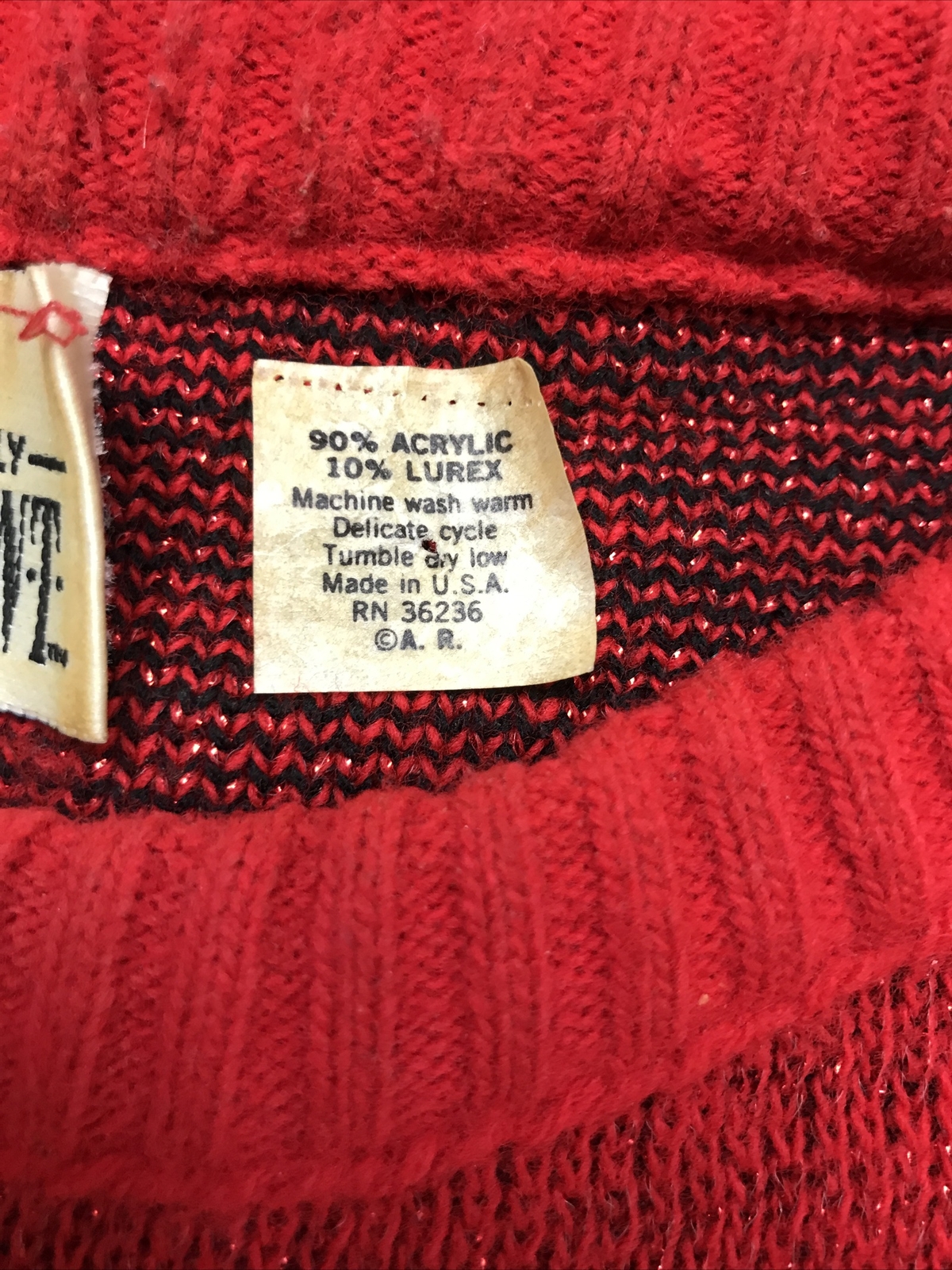 Distinctly Different Vintage Sparkle Sweater Size 2XL Maybe Red Black Fast Ship!