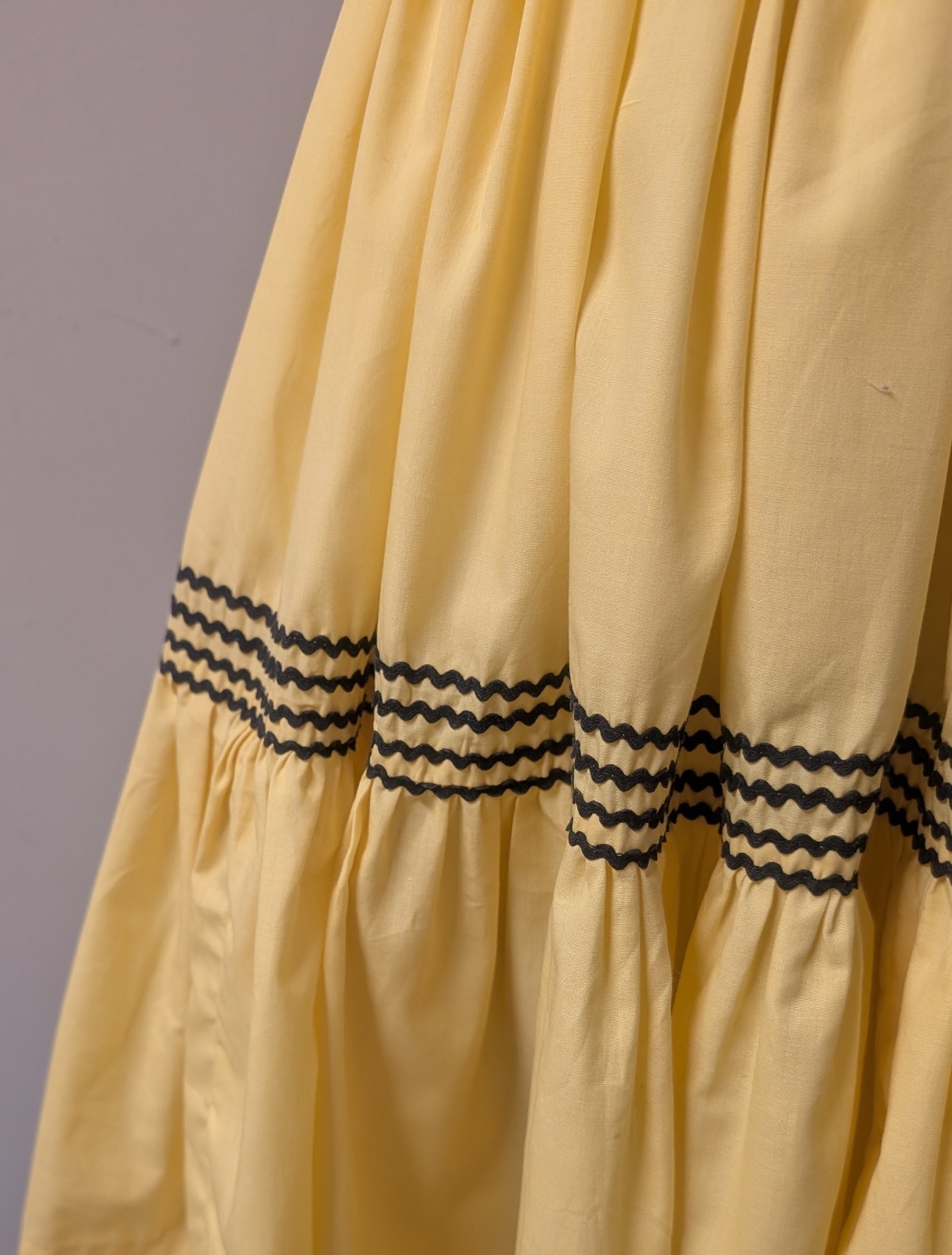 Vintage 50’s Patio Full Circle Skirt Marigold Black Ric Rac XXS