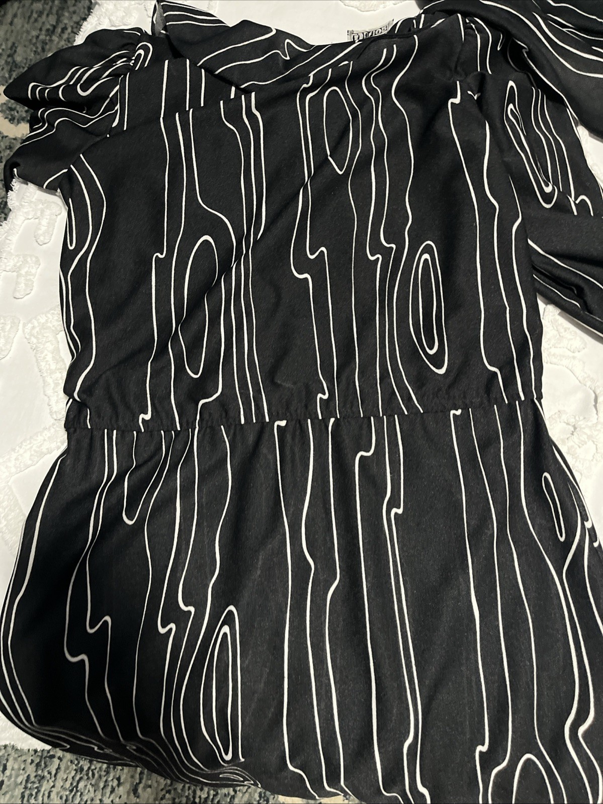VINTAGE TJUNIORS FABULOUS BLACK WHITE DRESS ABSTRACT 8/10