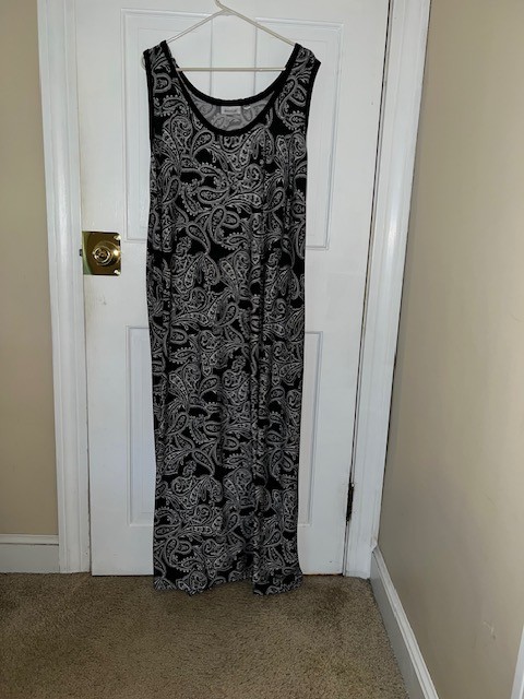 Vintage Maxi Dress from The Avenue Plus size 4x (30-32), black/white preowned