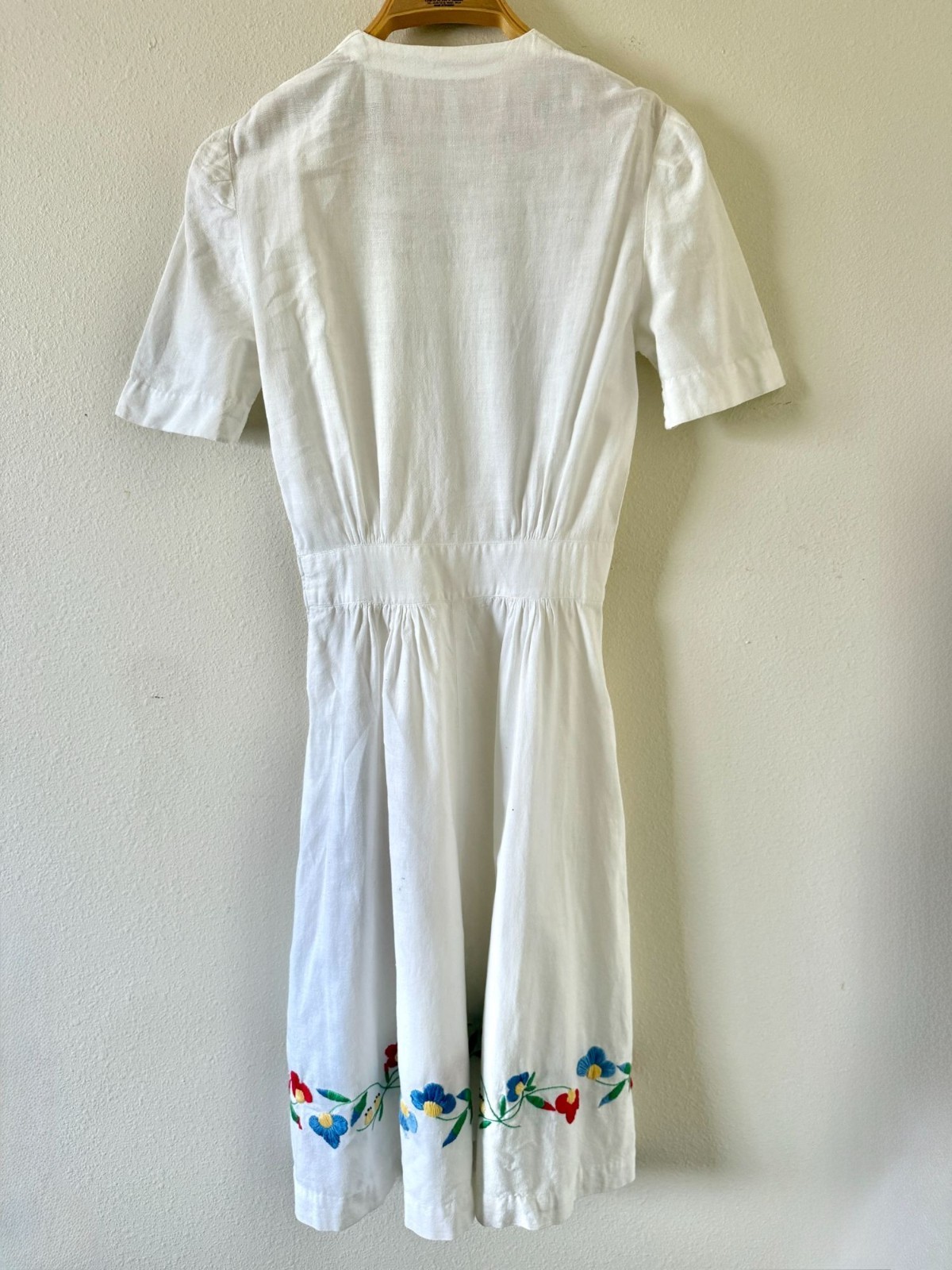Vintage 1940s Short Sleeve Flour Sack Dress With Floral Embroidery Detail And Me