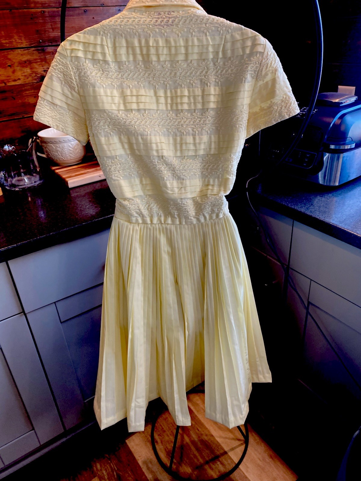 VTG Cotton 50’s Women’s Button front lace detail Yellow Carlye Dress Pleated S/M