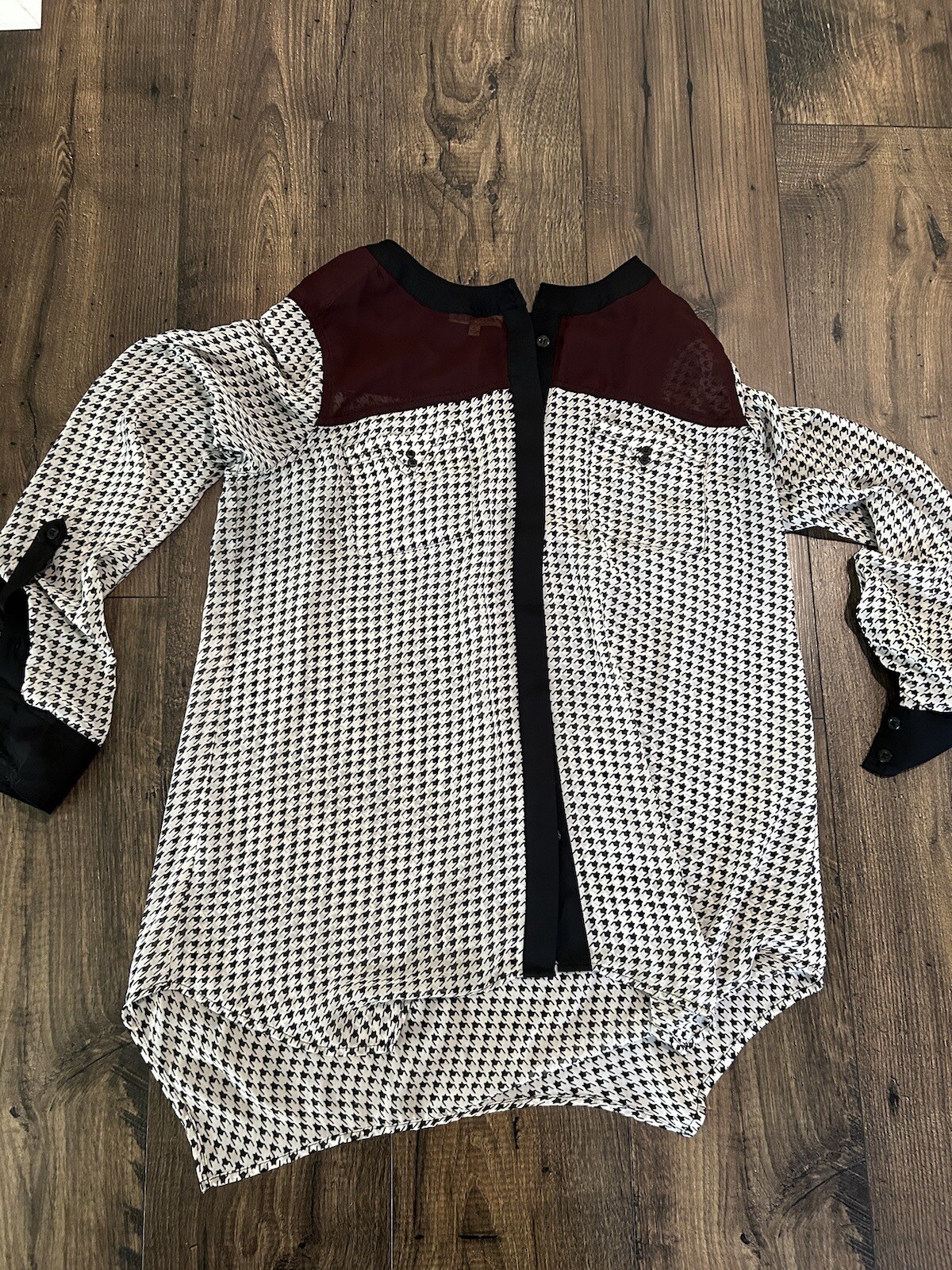 VNTG Democracy Womens long roll tab sleeve houndstooth button up size Large