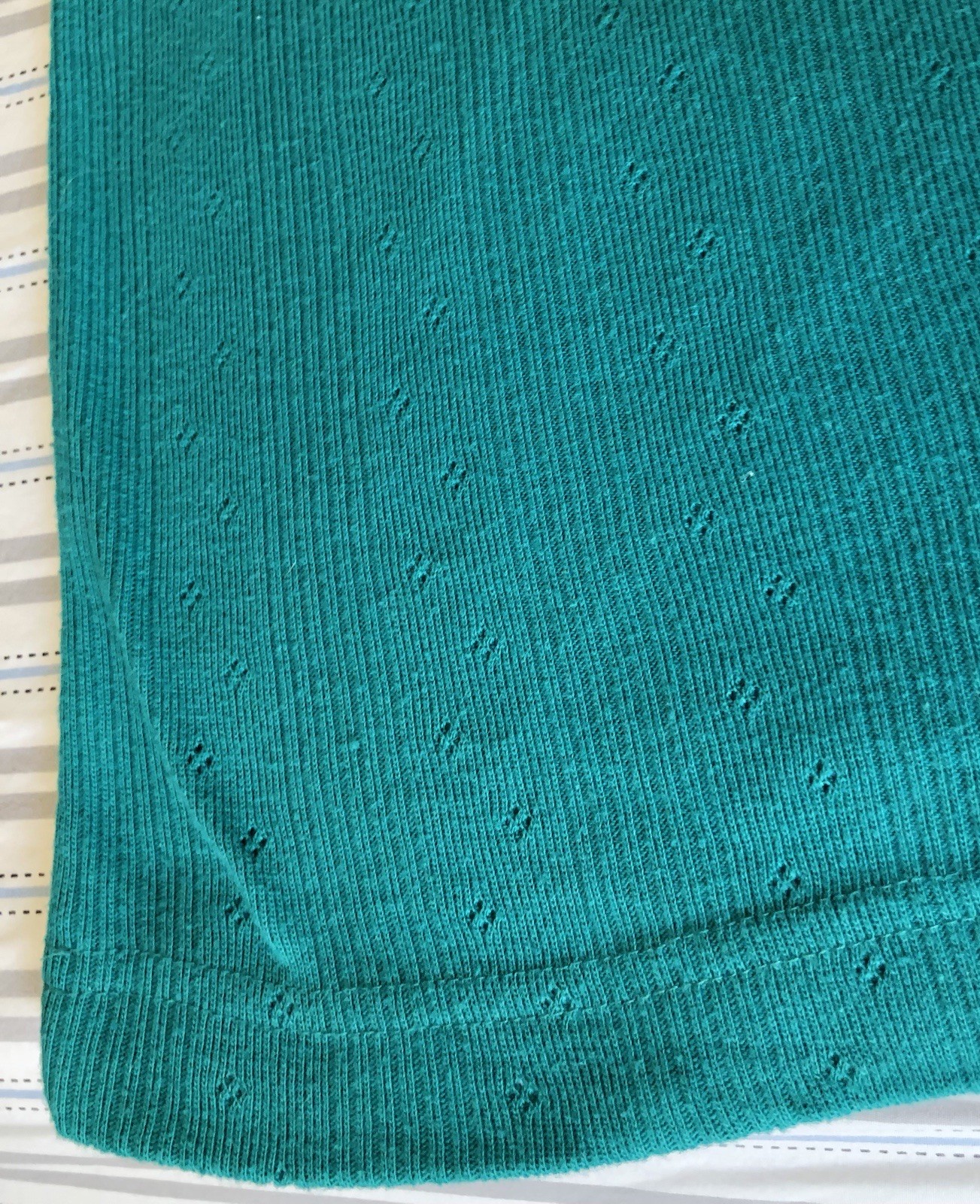 Women’s Size L Short Sleeve Teal Cotton Polyester Top 23” Chest 26” Long