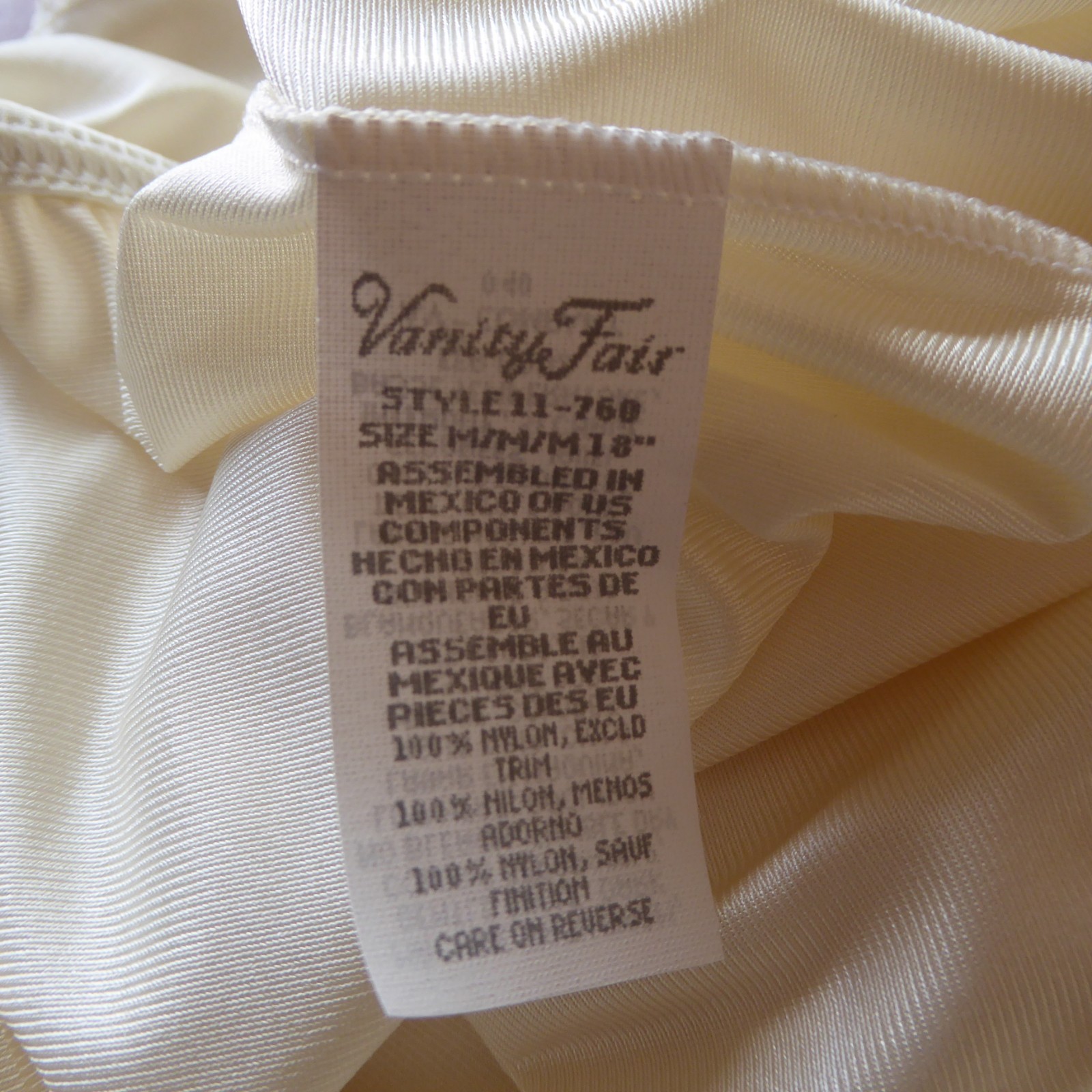 Vanity Fair Champagne Cream Off White 100% Nylon Slip Skirt Waistband Pull On M