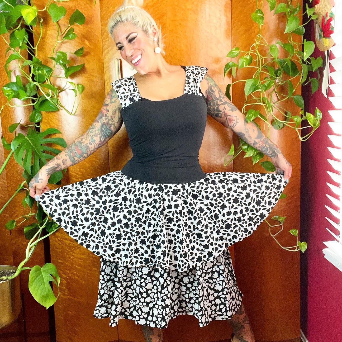 CHERRY PRINT Black & White Cotton 80’s 80s Italian Vintage Dress Sundress S M