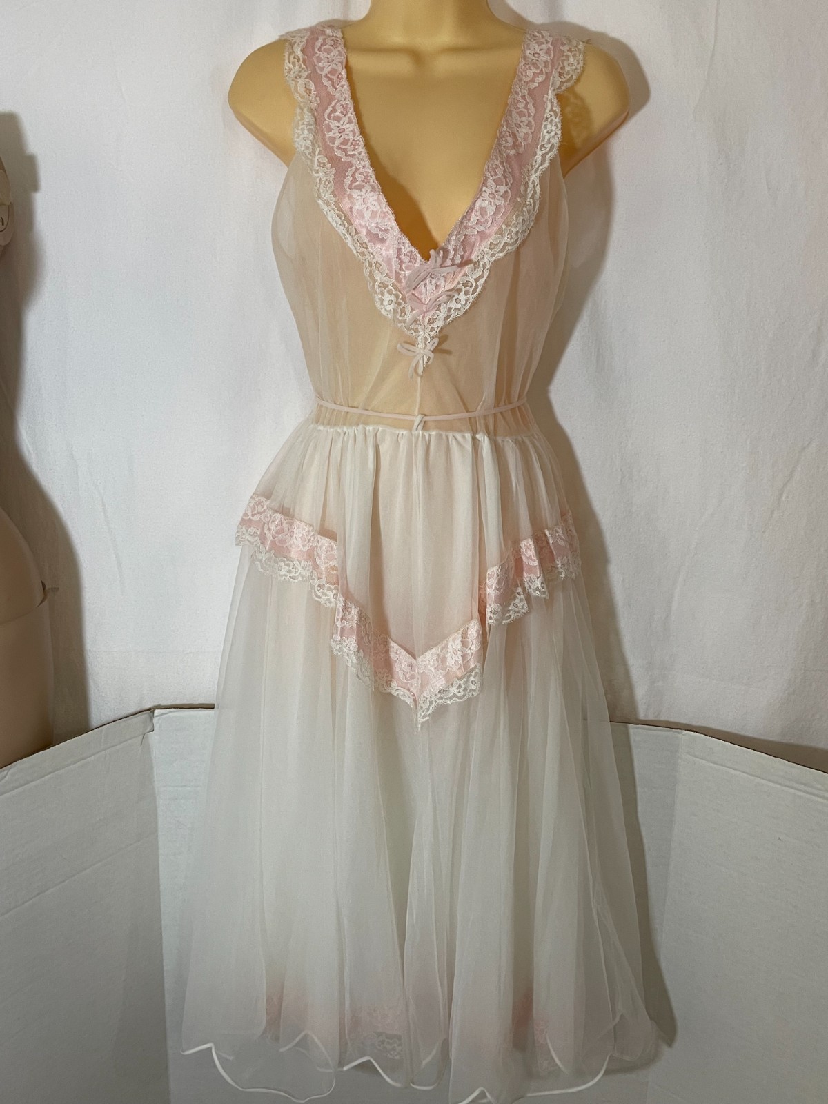 Vtg Double CHIFFON & Nylon NIGHTGOWN Dress FLORAL Lace White Pink Ribbon Eye-ful