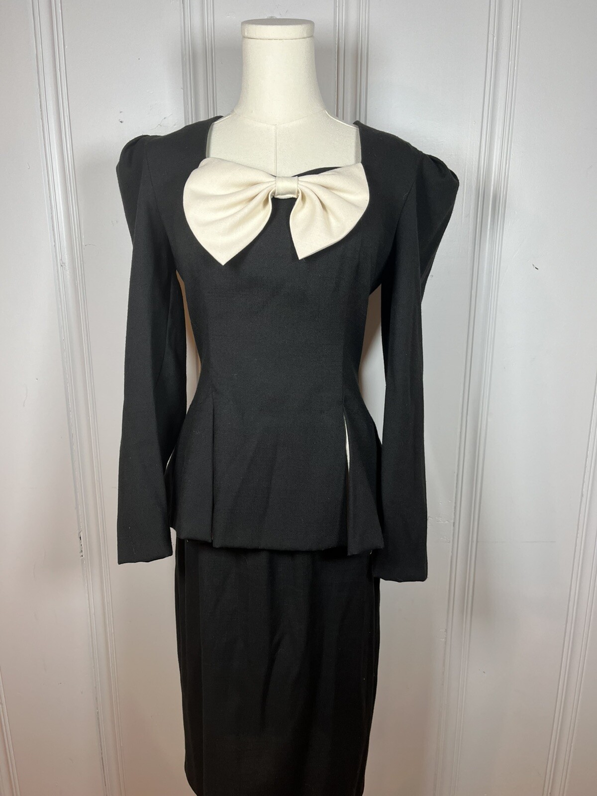 Vintage Go Vicki 1980s Top & Skirt Two piece Set BOW DETAIL Size 9/10 FAST SHIP