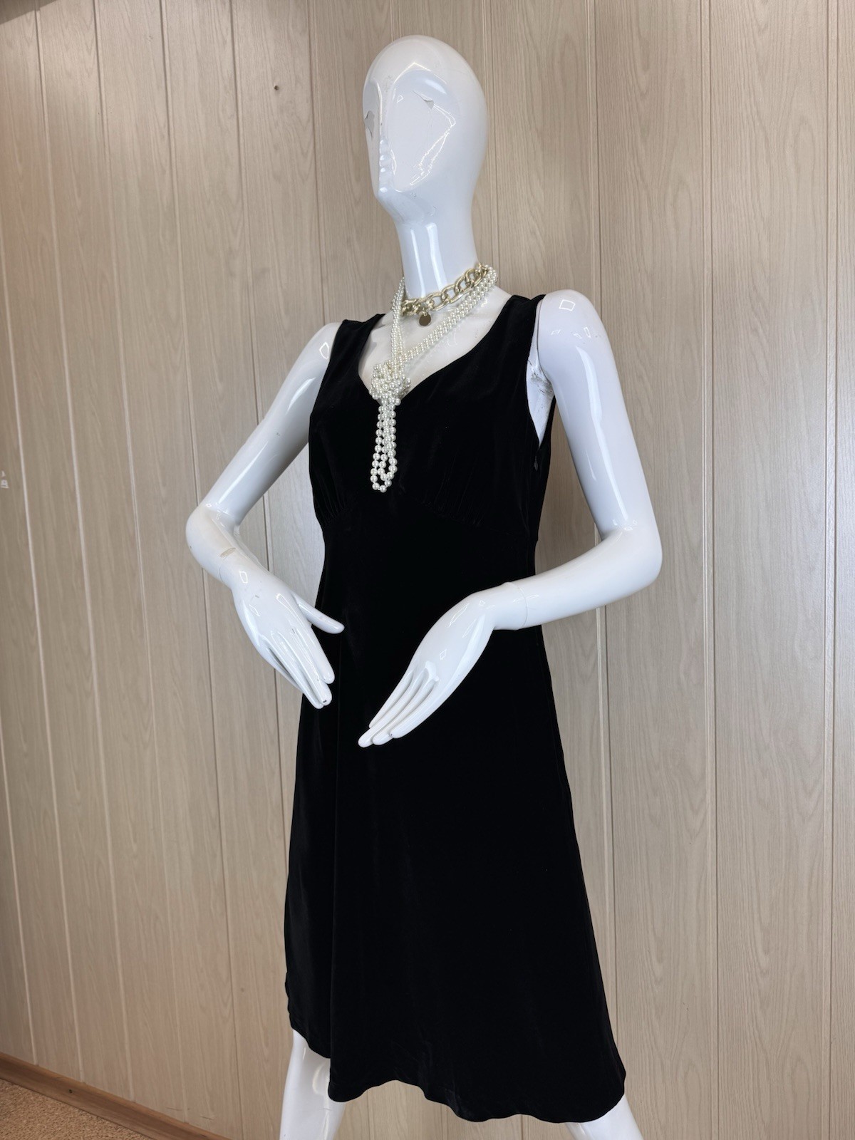 Vintage Laura Ashley Black Crushed Velvet Midi Dress Silk/Viscose UK12 US8