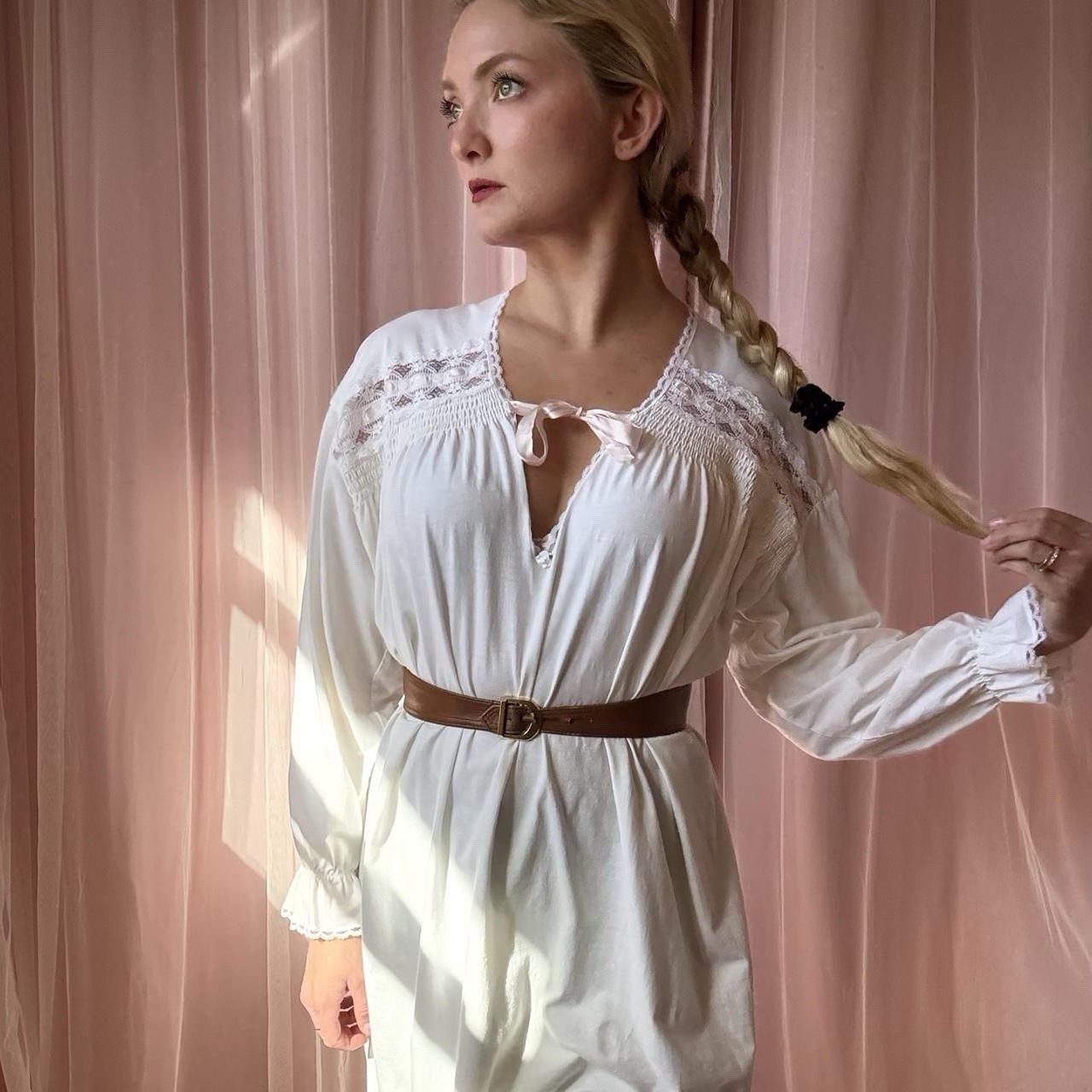 Vintage Victorian Style White Pink Ribbon Insert Lace Nightgown