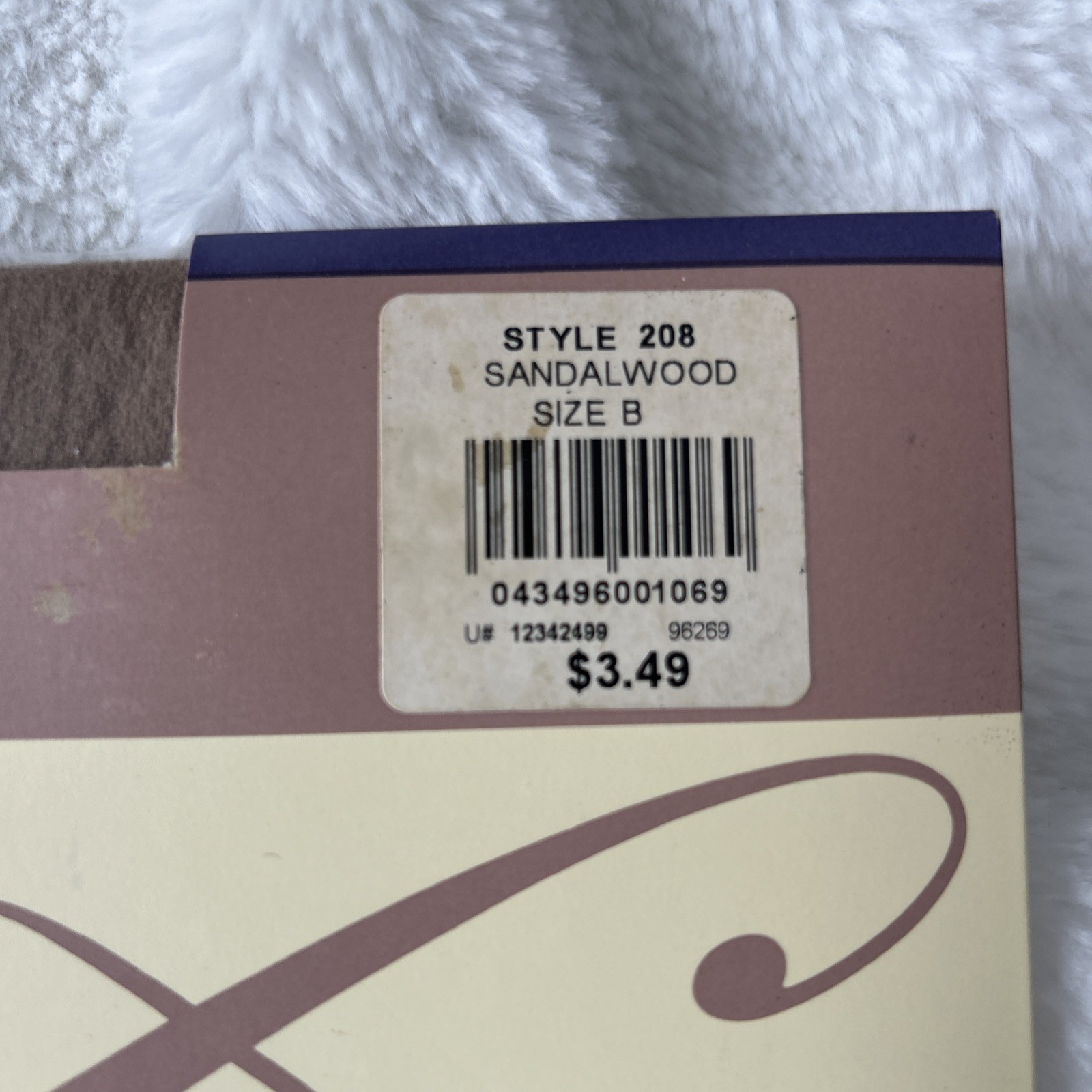 2 Vintage Field Manor Sheer to waist Pantyhose Style 208 size B Beige/Sandalwood