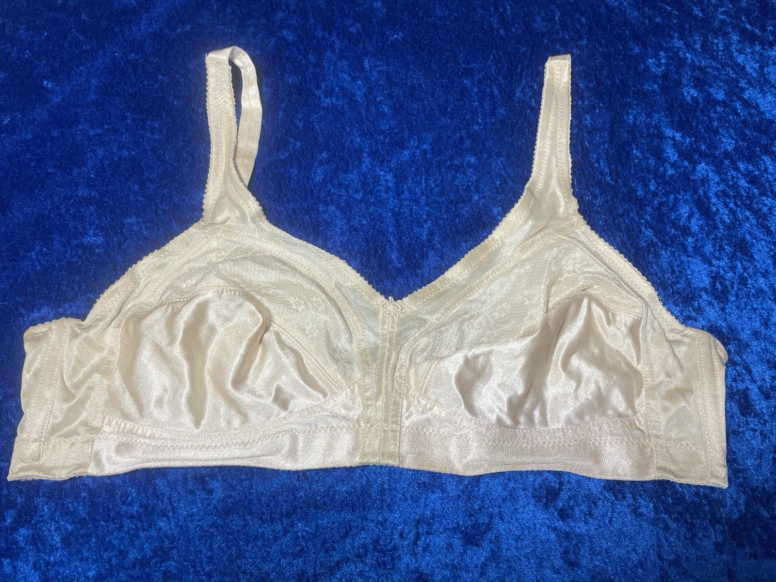 Vintage Adonna Bra 38c White Nylon Wireless FAIR Condition