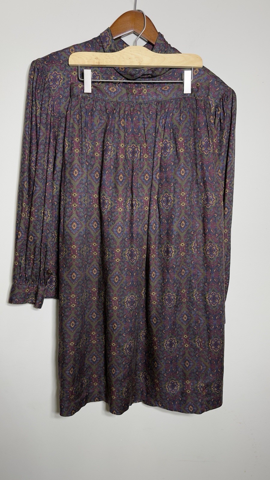 VTG Jos A Bank Skirt Suit 8 Rayon Burgundy GeometricP Paisley Mock Neck Jewish