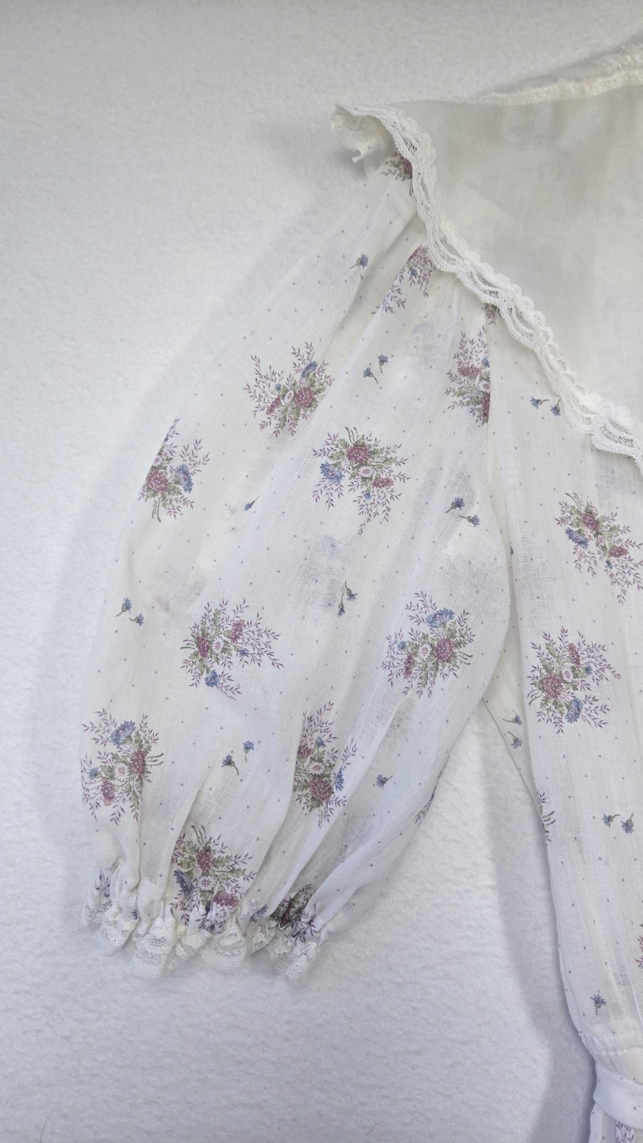VINTAGE Gunne Sax Jessica Prairie Floral Print White Dress With Eyelet Lace Trim