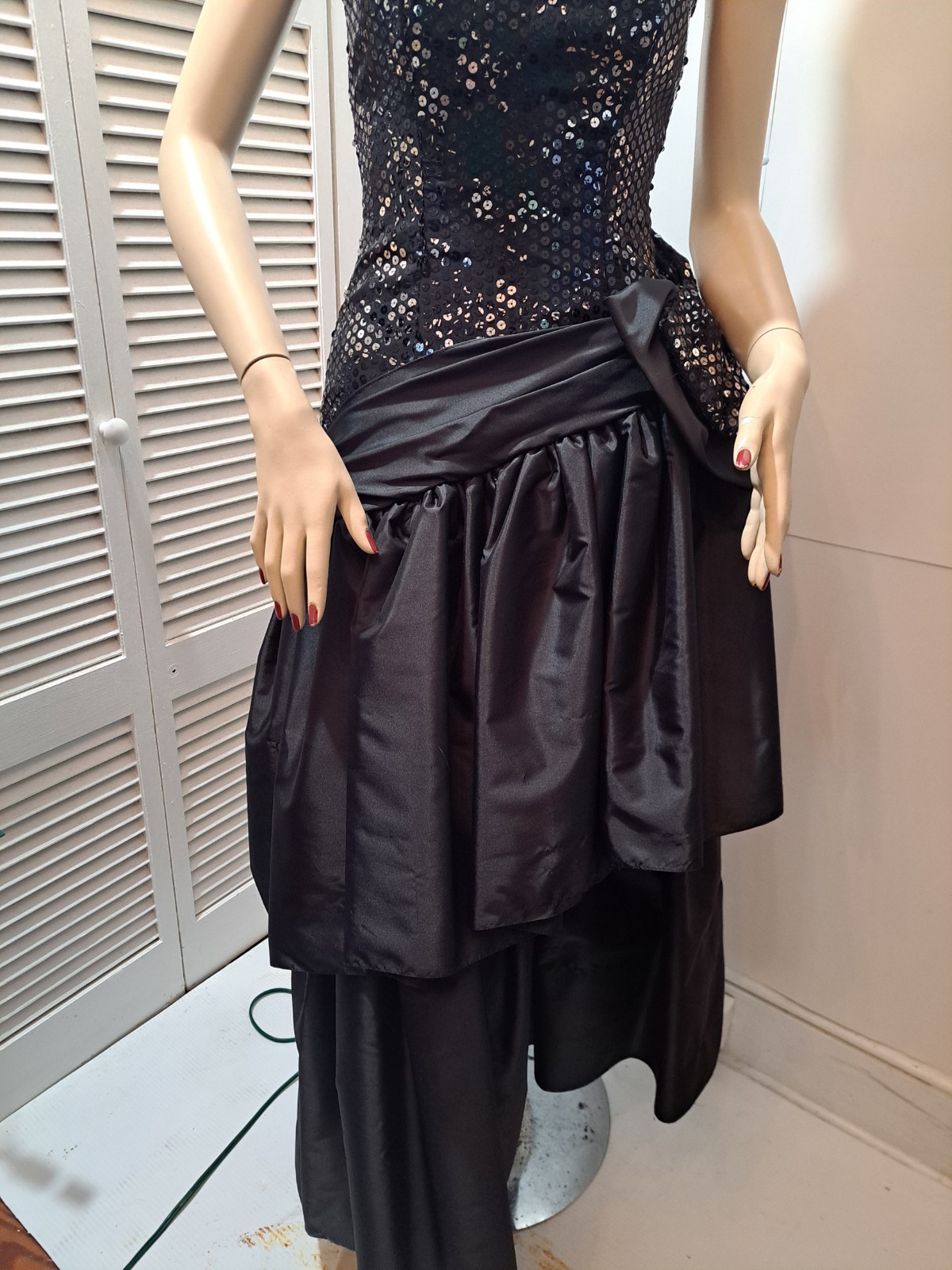 VTG 1980s Black SEQUINED BIG BOW Asymmetrical Hem Strapless PROM PARTY DRESS 5/6