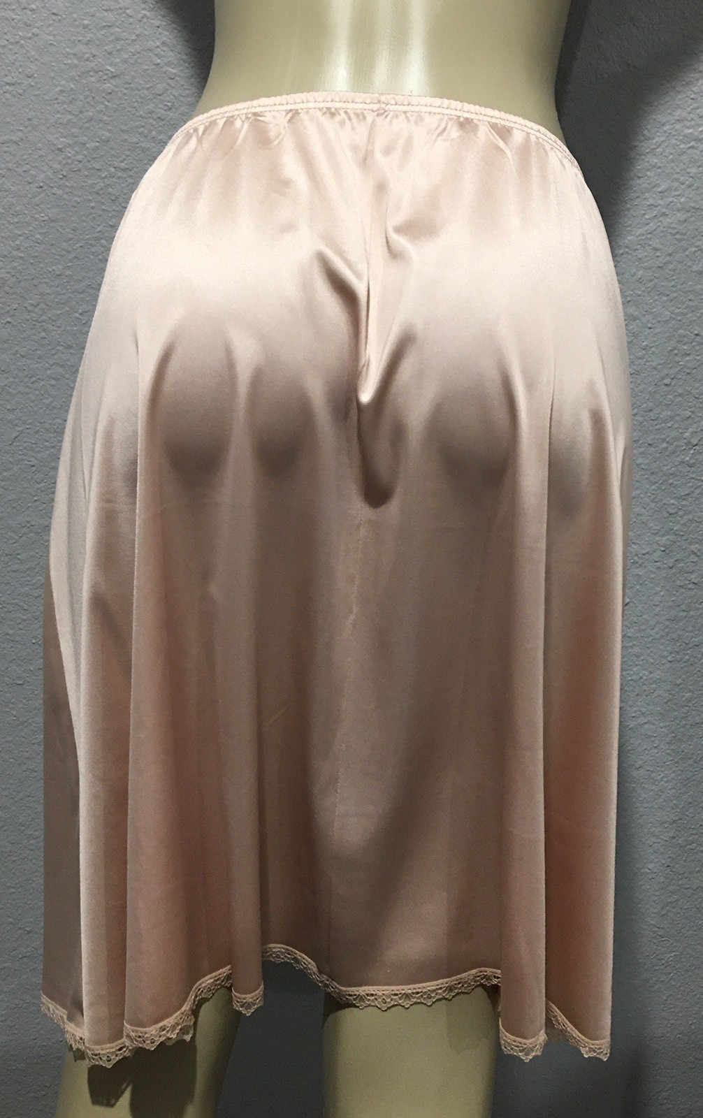 Vtg Vanity Fair Mocha Nylon Shiny Half Slip L
