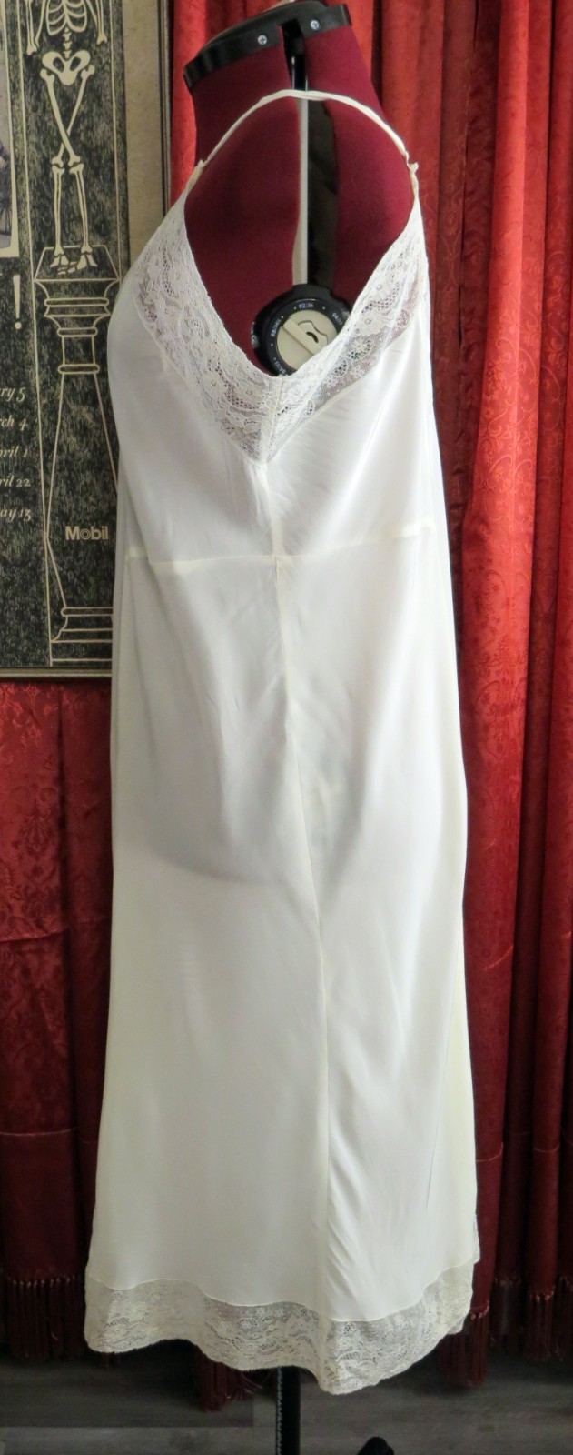 1940s 1950s White Rayon and Lace Volup Plus Size Slip Colony Club Bur-Mil Fabric