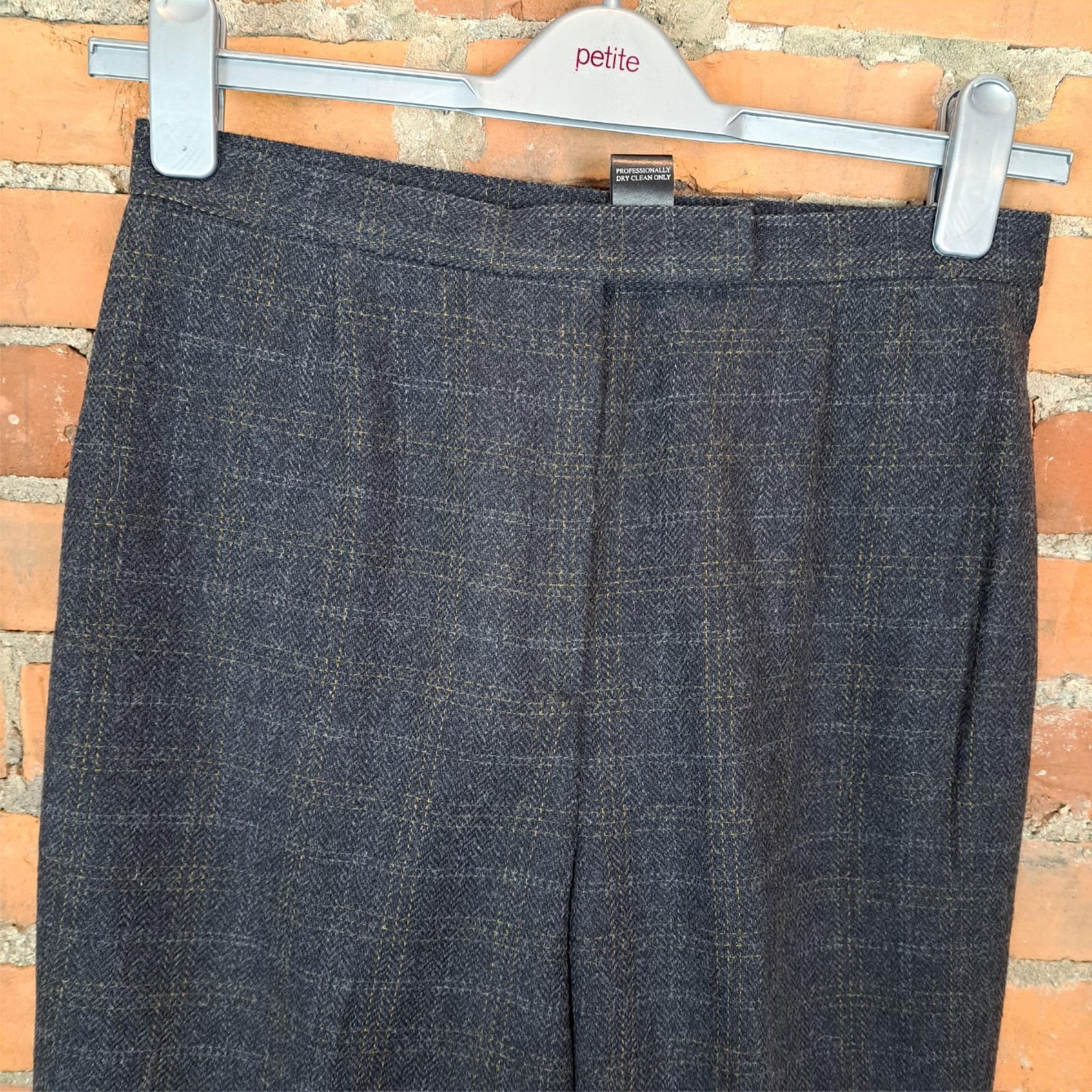 Willie Smith Womens Pants Gray Wool Gold Pinstripes Made in Italy Lined Size 8
