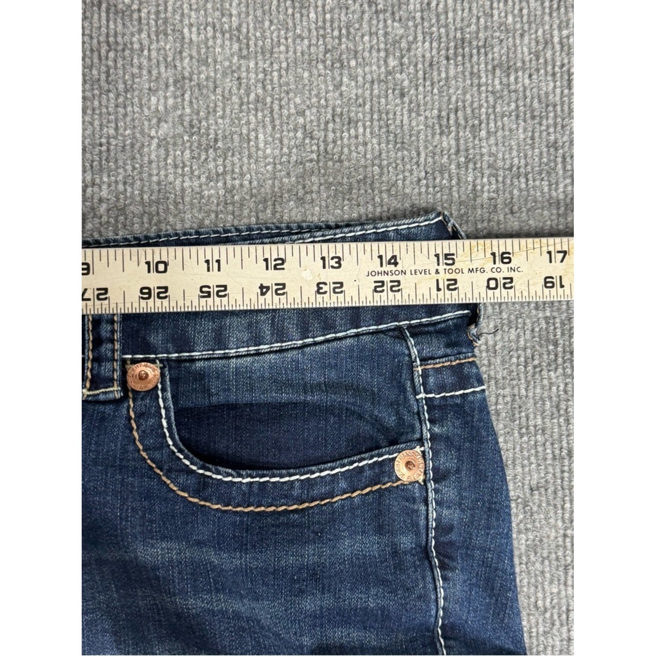 Seven7 Denim Shorts 4 Embroidered Pocket Contrast Stitch Y2K Retro Whiskered 4