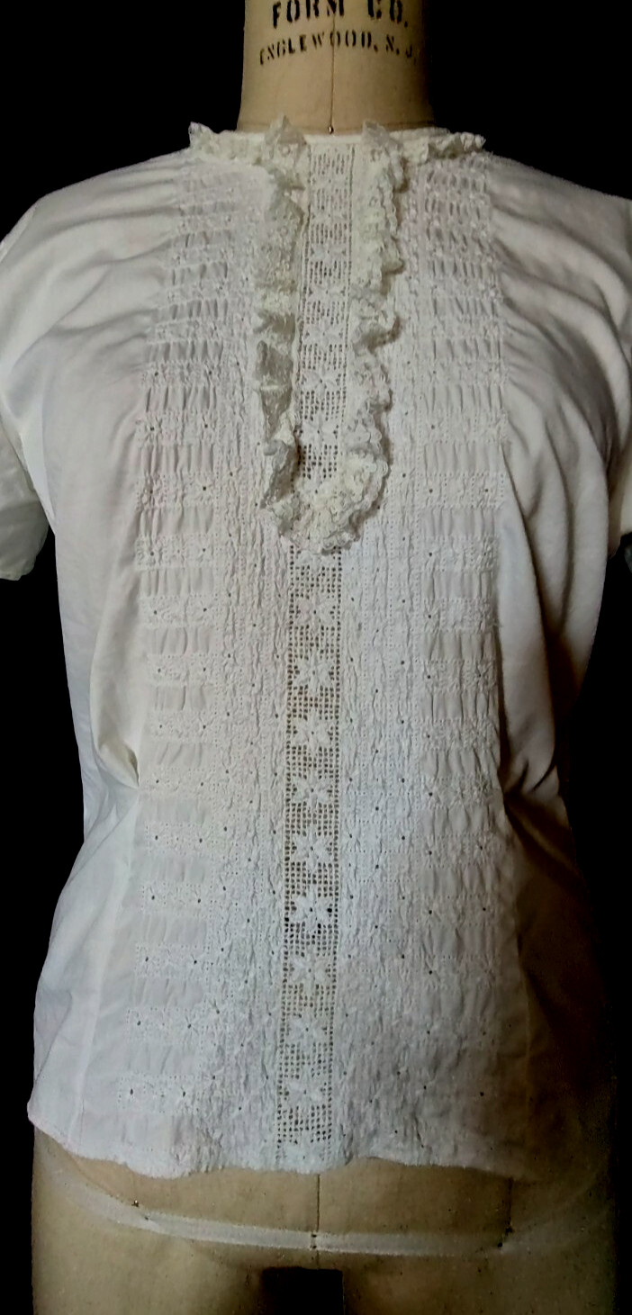 Vtg 1960s MCM Women’s WHITE Cotton TOP, Lacy Details, Short Sleeve by RHODA LEE