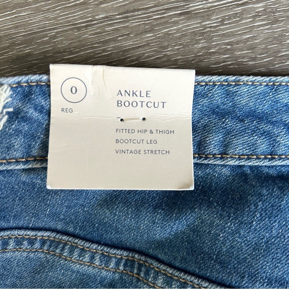 NWT 0 Universal Thread Medium Wash Ankle Bootcut Vintage Stretch Jeans
