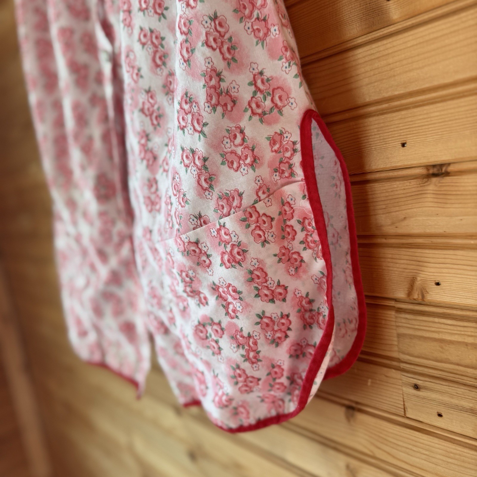 VTG Artistic Creations Smock White Pink Roses Red Trim Large Cottage Art Class