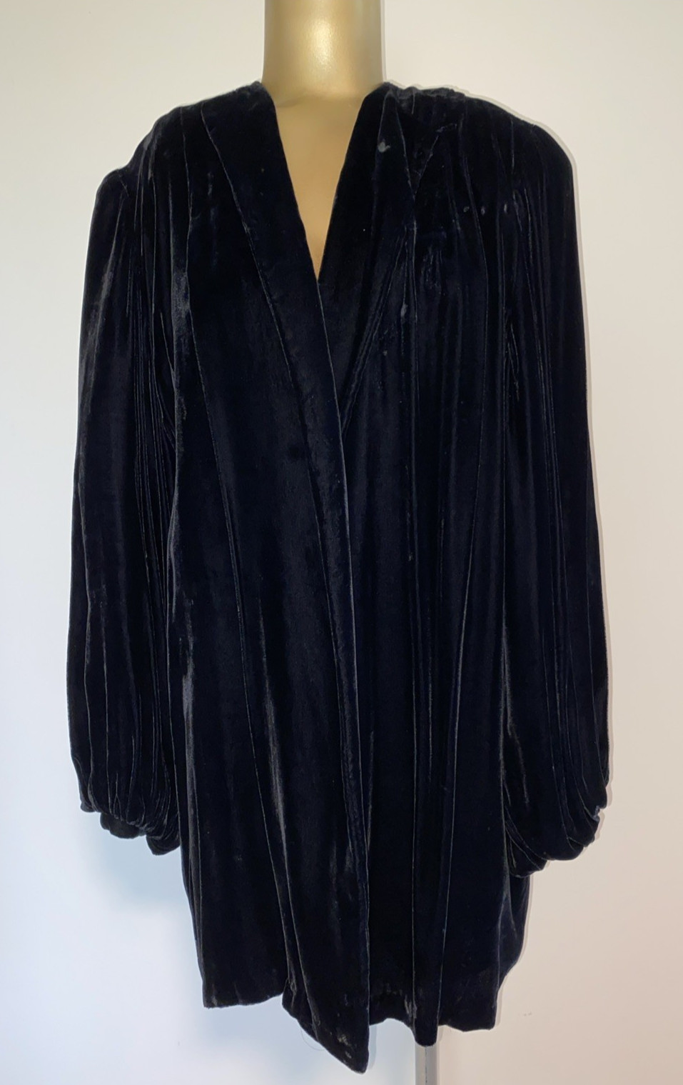 VINTAGE 30’s 40’s Black Silk Velvet Hip Length Coat S Quilted Lining Smal Flaws