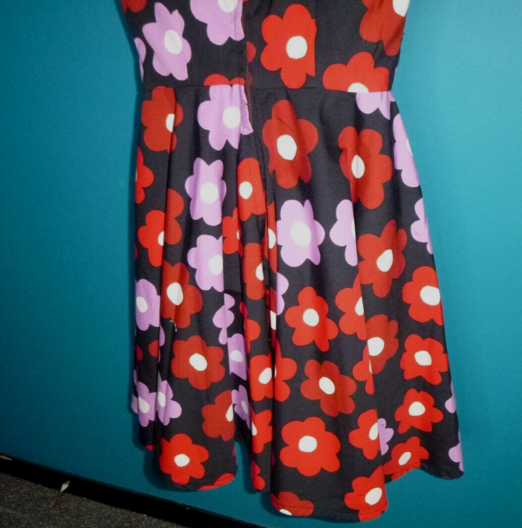 Vtg 60s Fit and Flare Dress Heavy Cotton Blend MOD Flower Power Daisies Sz S/M