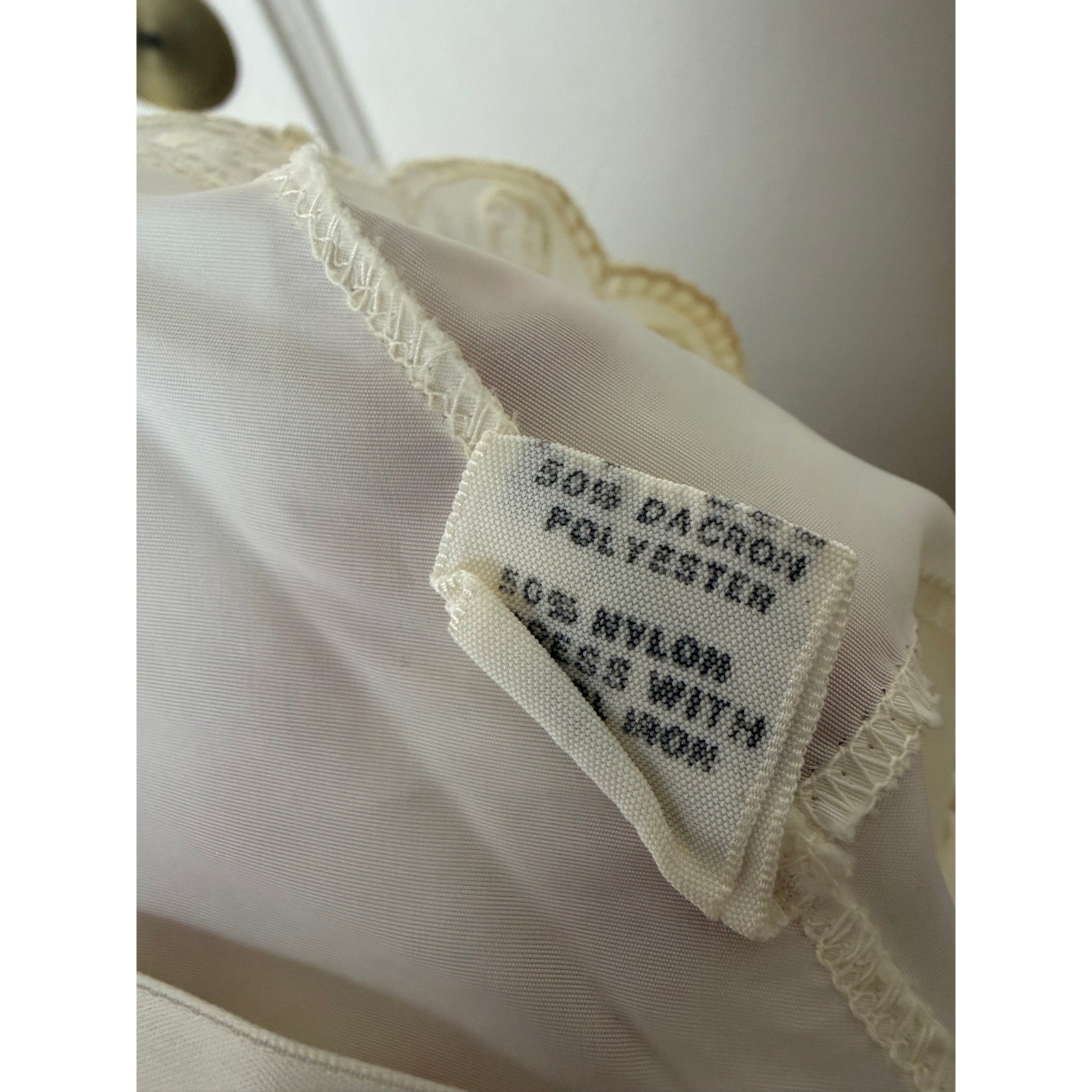 Vintage Dutchmaid Cream Lace Trim Full Slip Dress Size 32S Embroidered Scallop