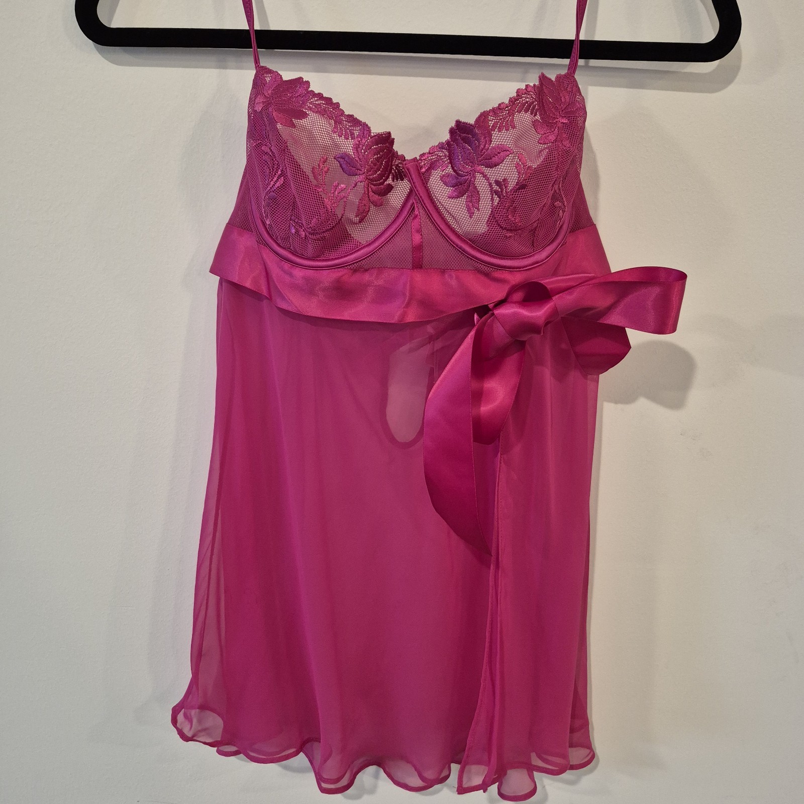 NWT Vintage Y2K Victoria’s Secret Hot Pink Floral Embroidery Bow Babydoll 34C