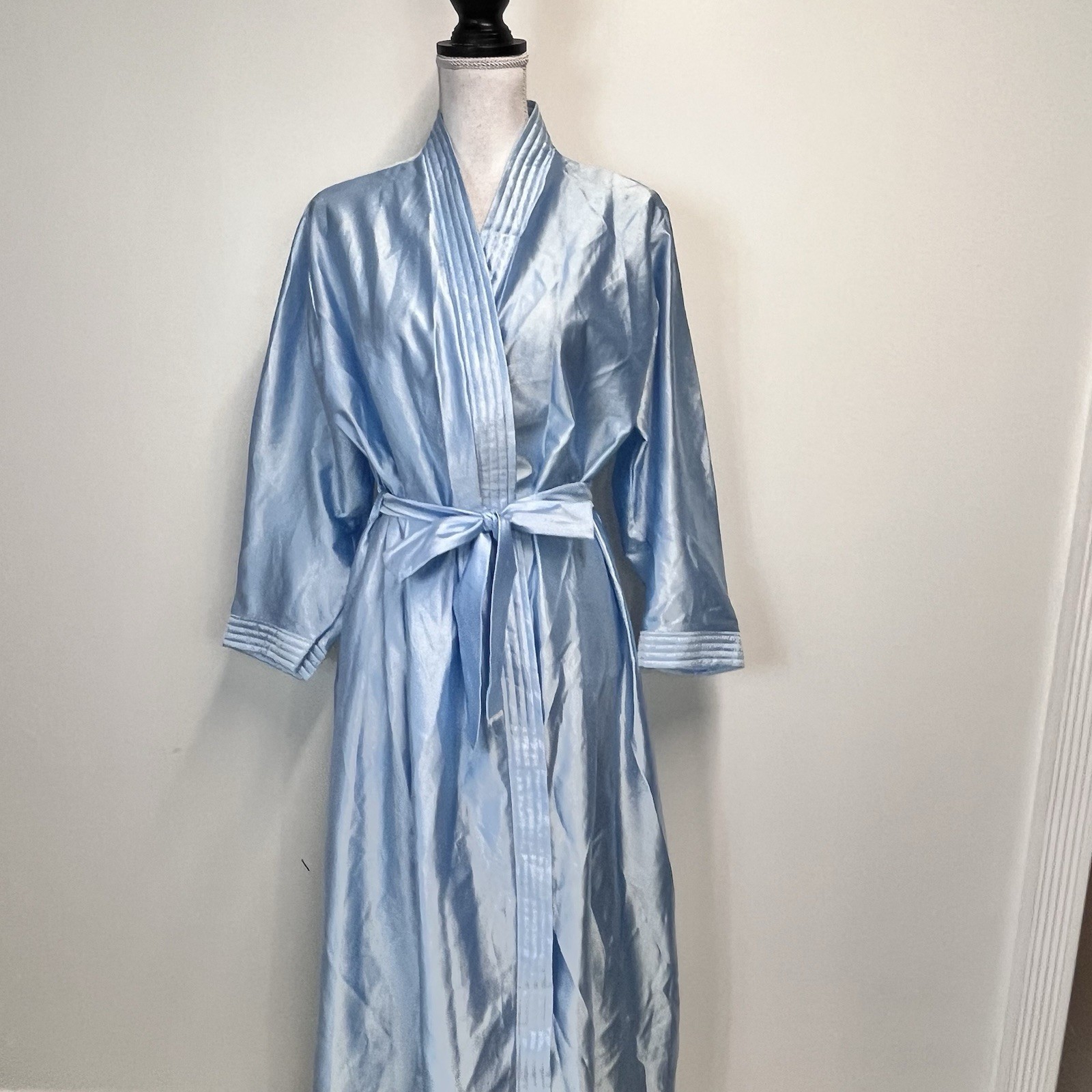 Vintage Anthony Richards Long Robe Plus size 2X Baby Blue Shimmery Lounge Wear