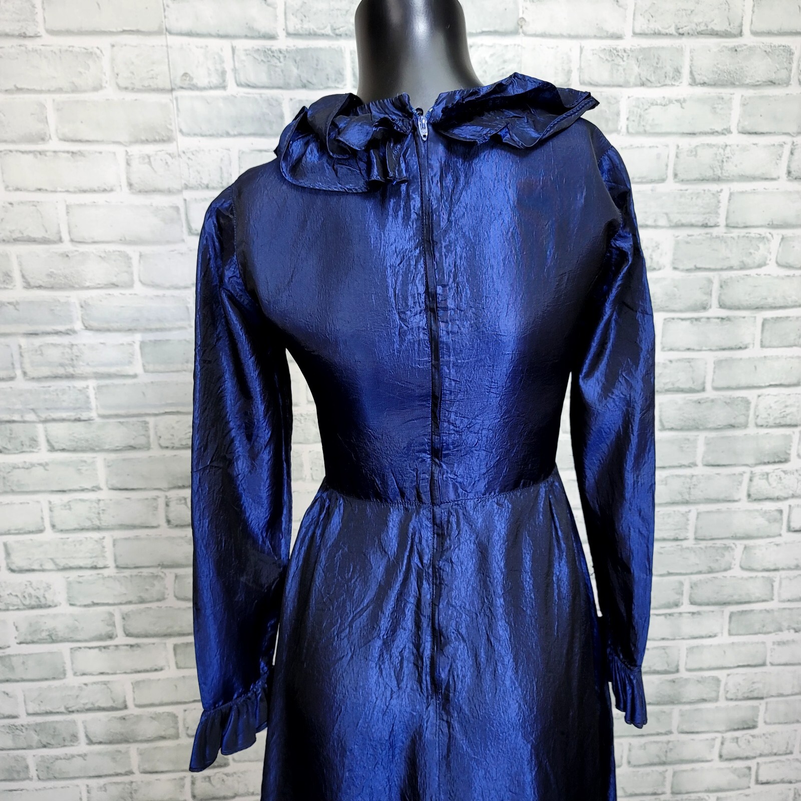 Vintage 70s Dan Leslie Womens S Midnight Blue Crushed Taffeta Ruffles Maxi Gown