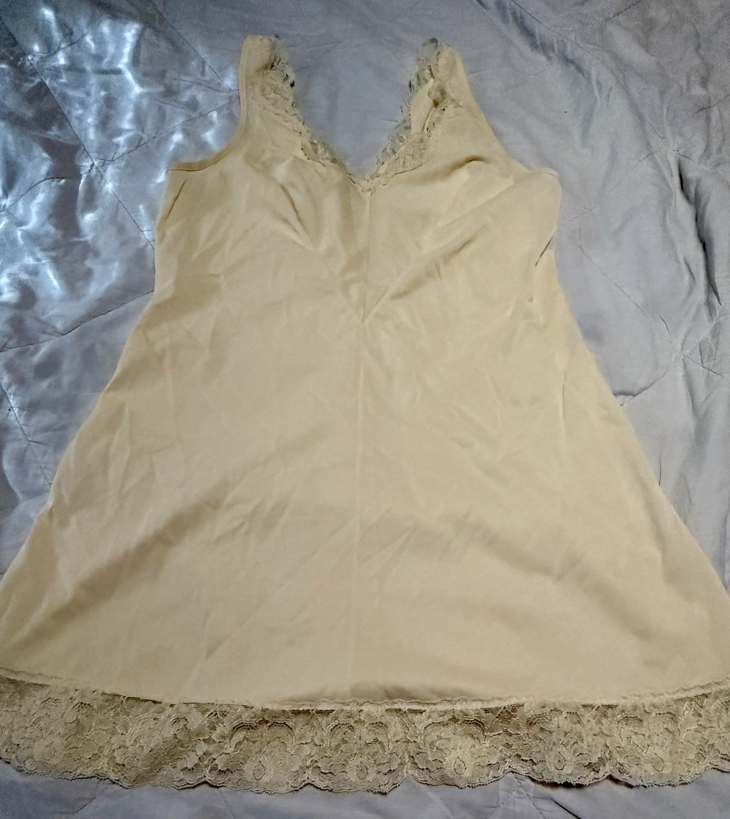 Vintage Bendon NZ Short Full Slip Beige Nylon Lace Trim Size 35 (90 cm) Stretch