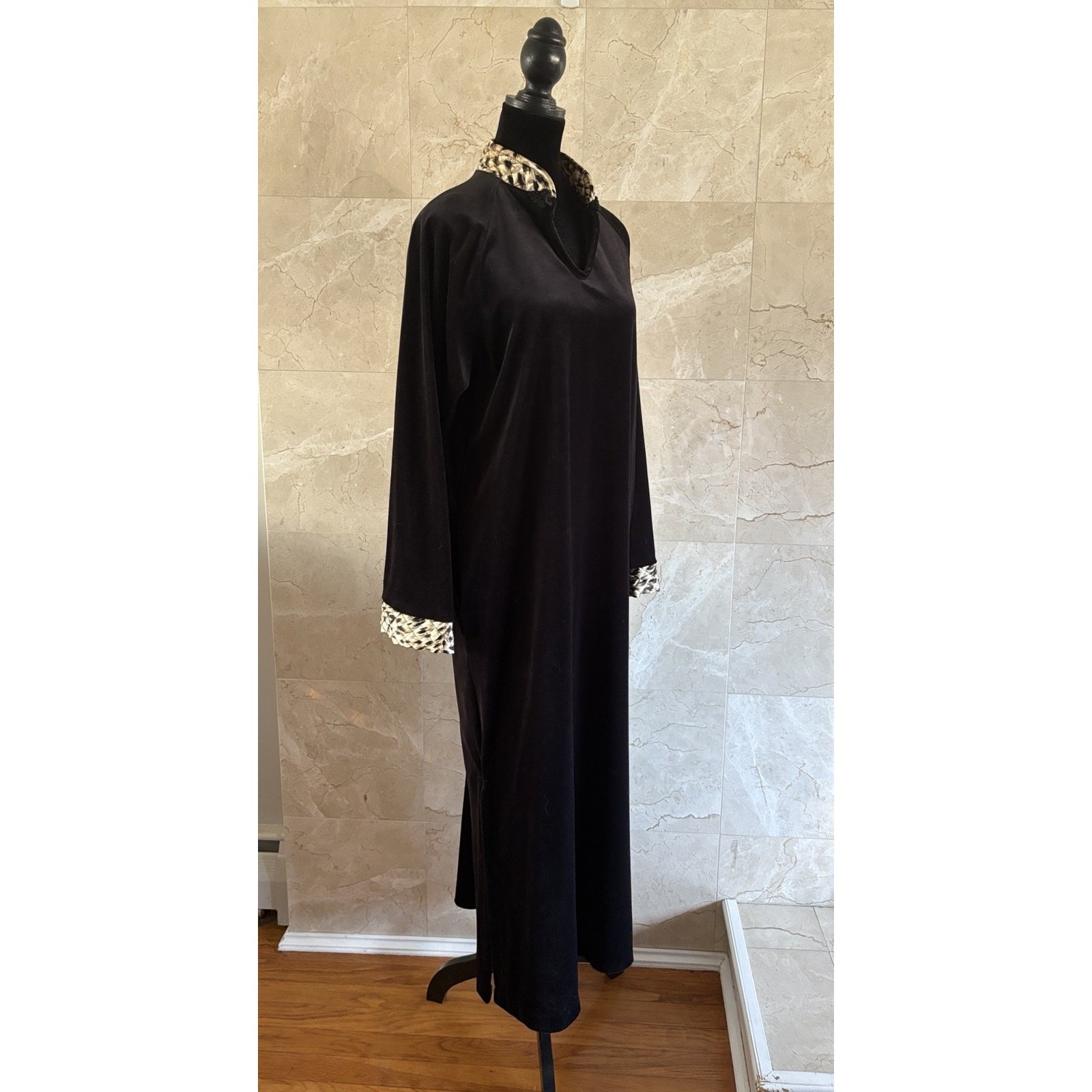 90s VTG Leopard Trim Velvet Nightgown – Medium Glam Matriarch Energy